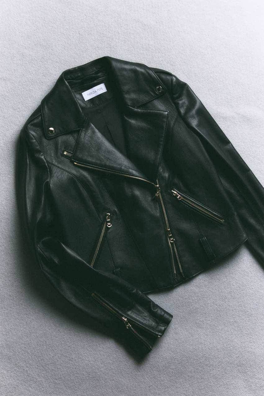 Lederjacke im Bikerstil