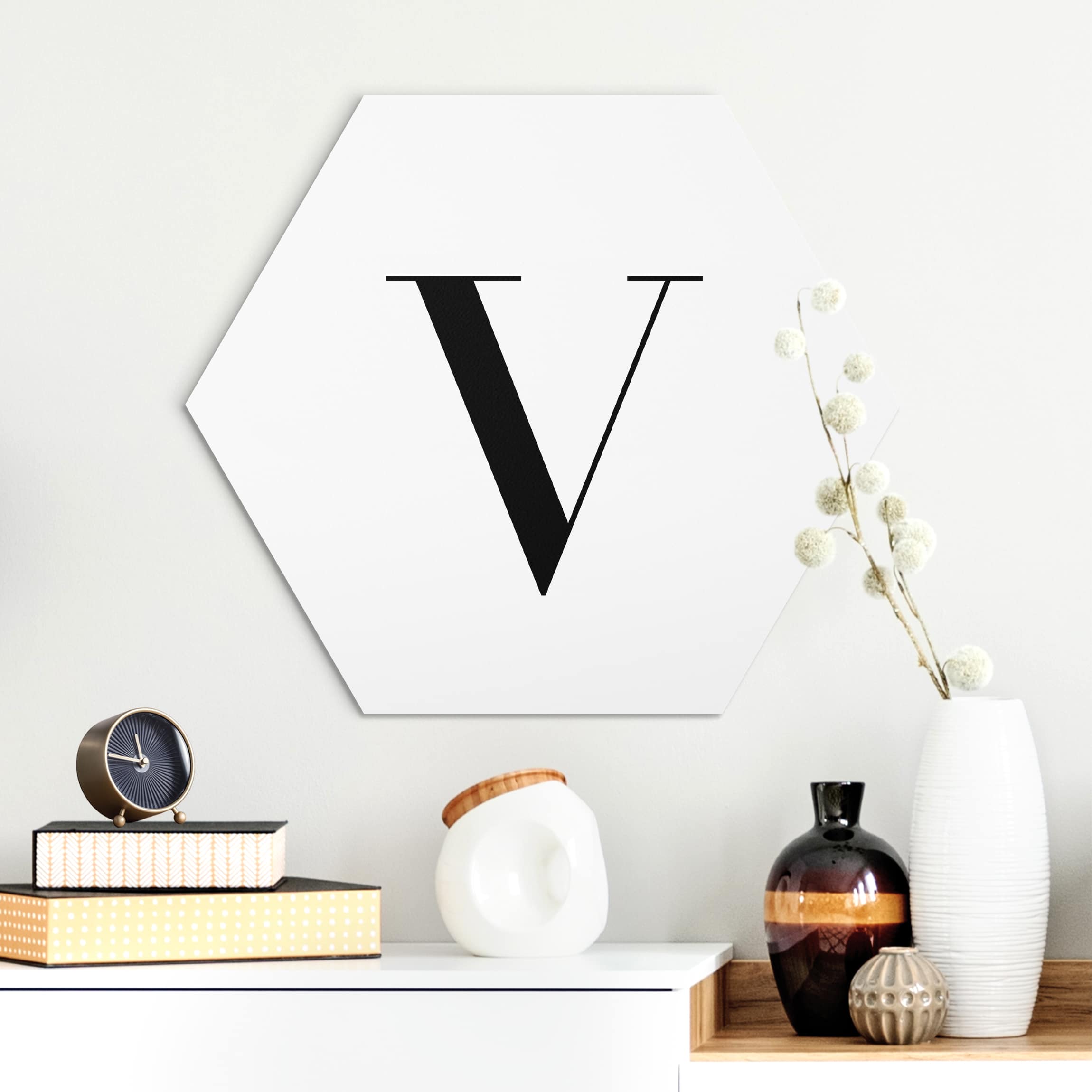 Hexagon-Alu-Dibond Bild Buchstabe Serif Weiß V
