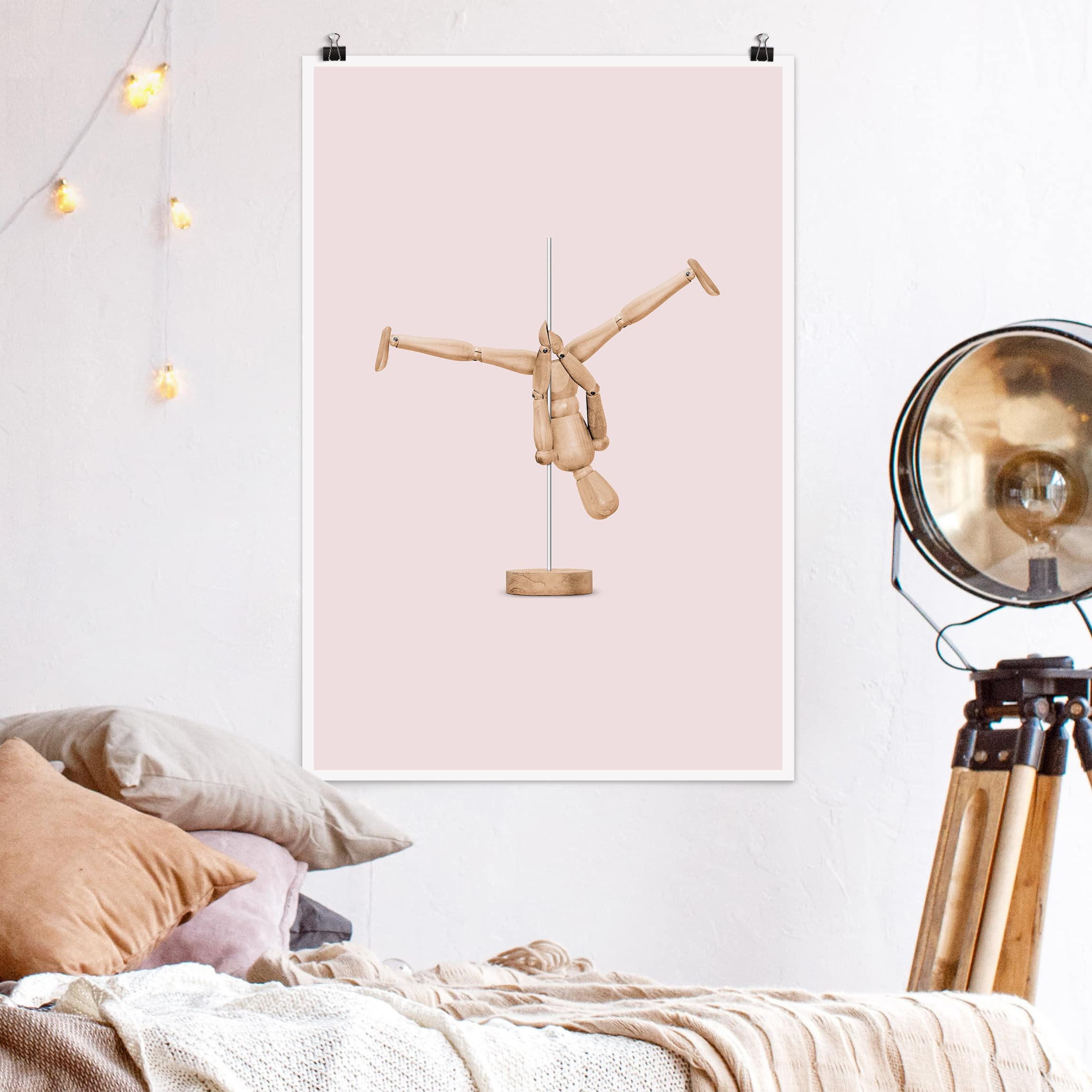 Poster - Hochformat Poledance mit Holzfigur
