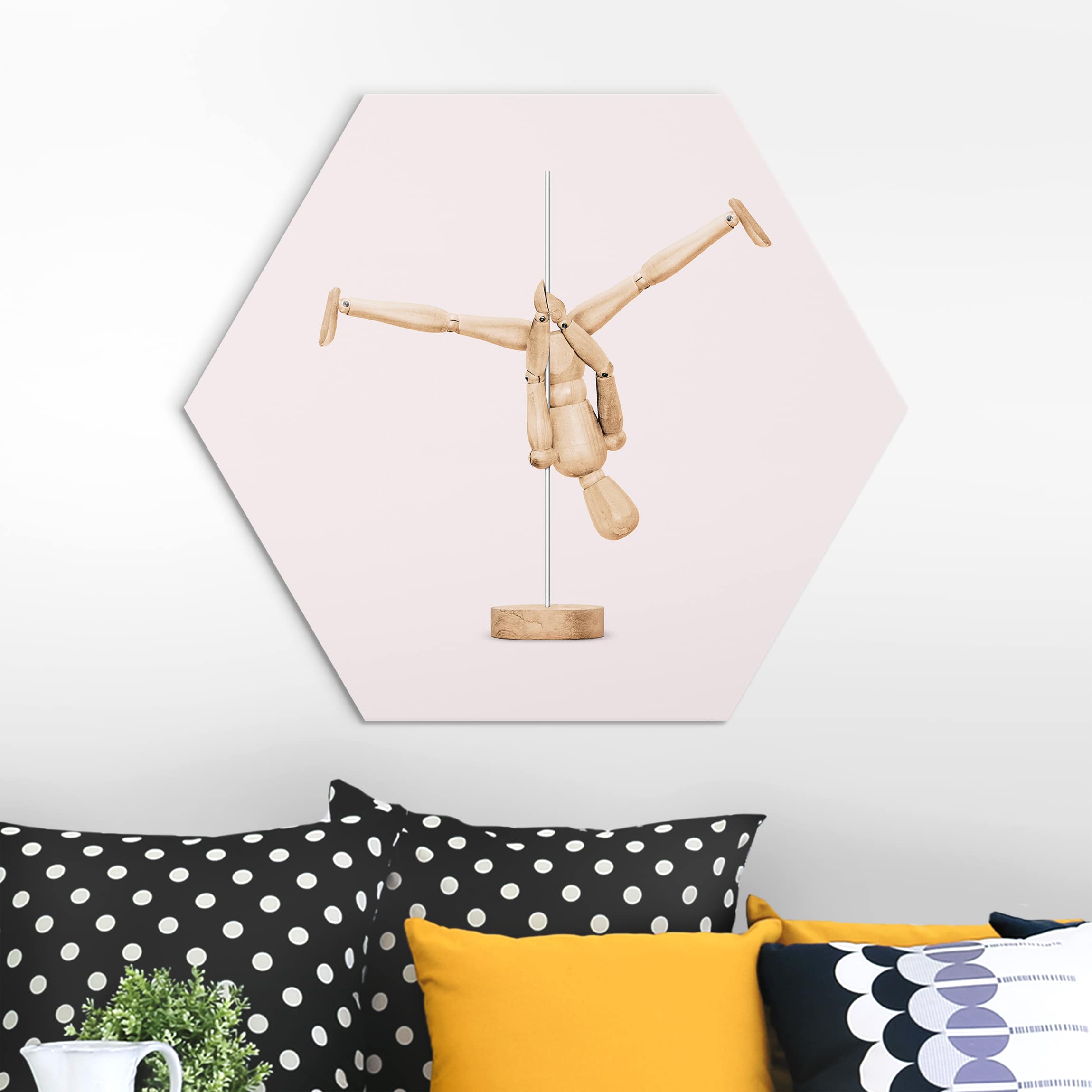 Hexagon-Alu-Dibond Bild Poledance mit Holzfigur