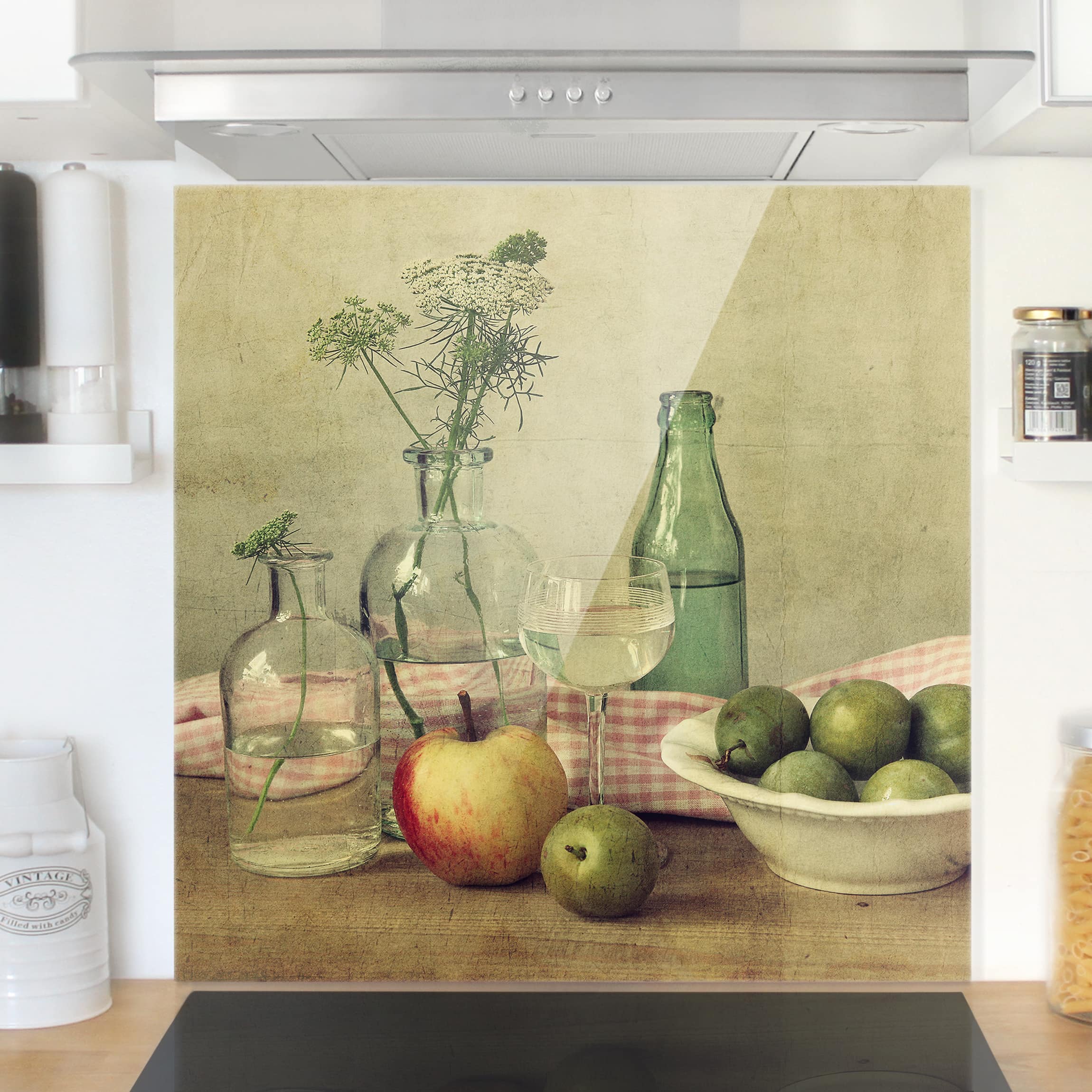 Spritzschutz Stillleben mit Flaschen