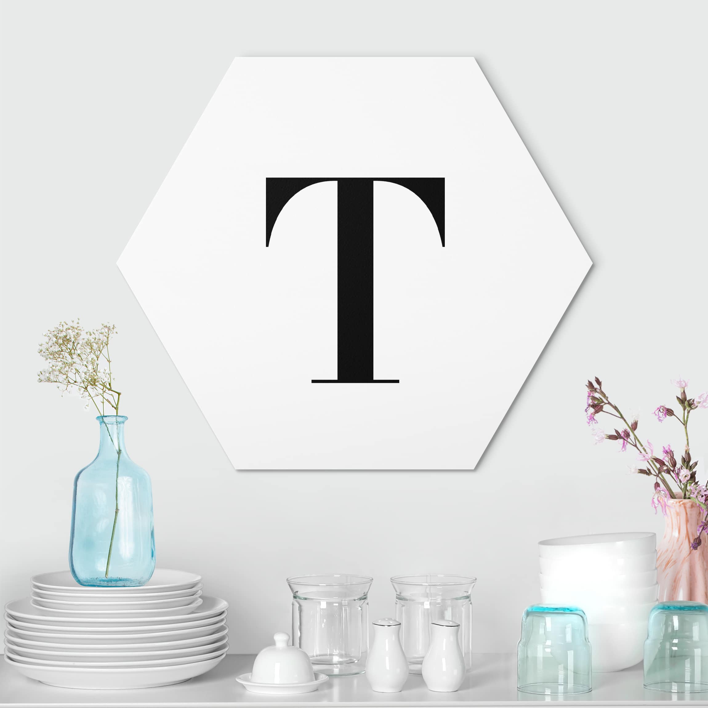 Hexagon-Alu-Dibond Bild Buchstabe Serif Weiß T