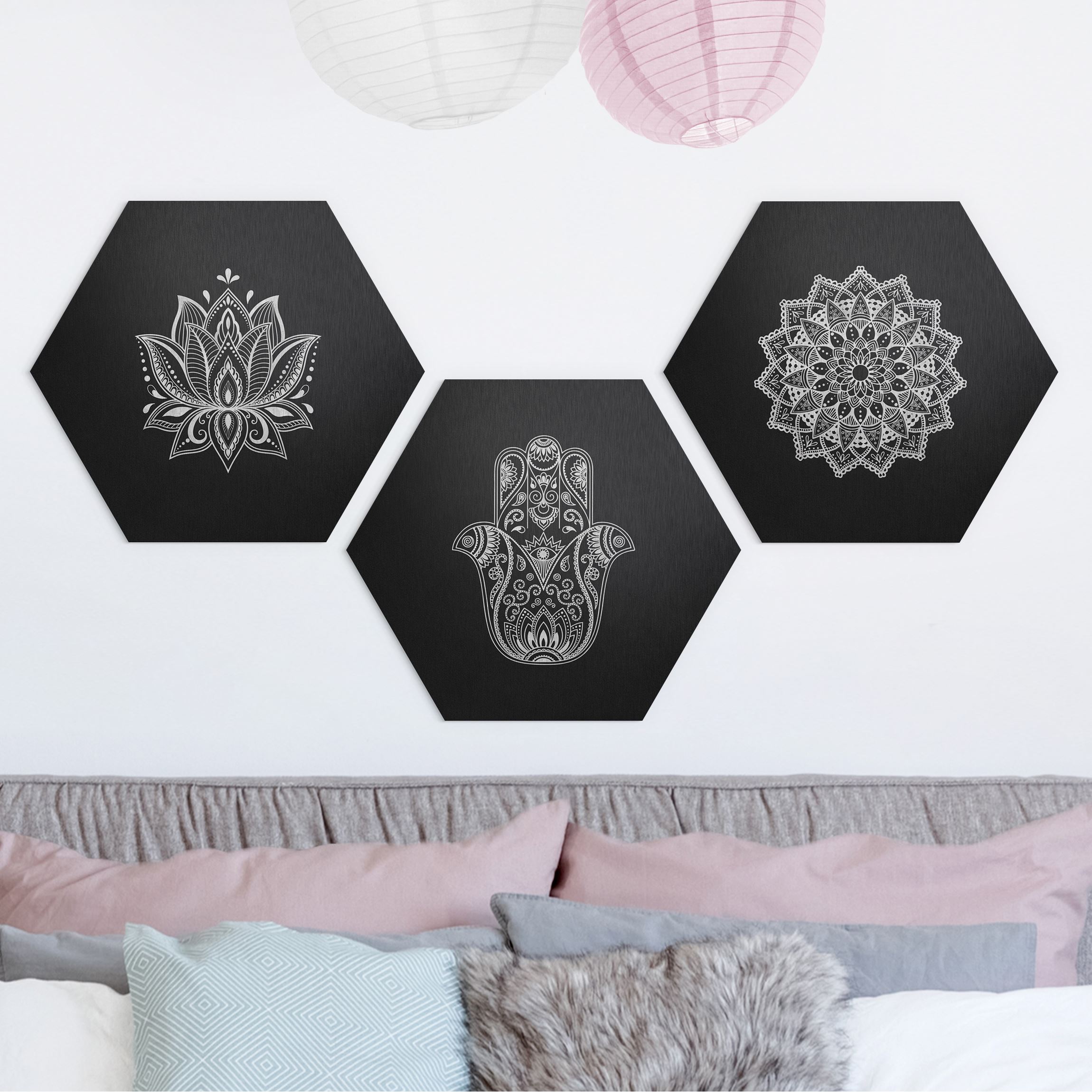 3-teiliges Hexagon-Alu-Dibond Bild Mandala Hamsa Hand Lotus Set auf Schwarz