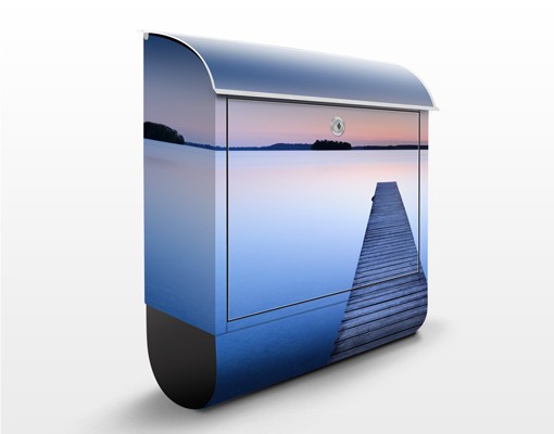Briefkasten Flusssteg bei Sonnenuntergang