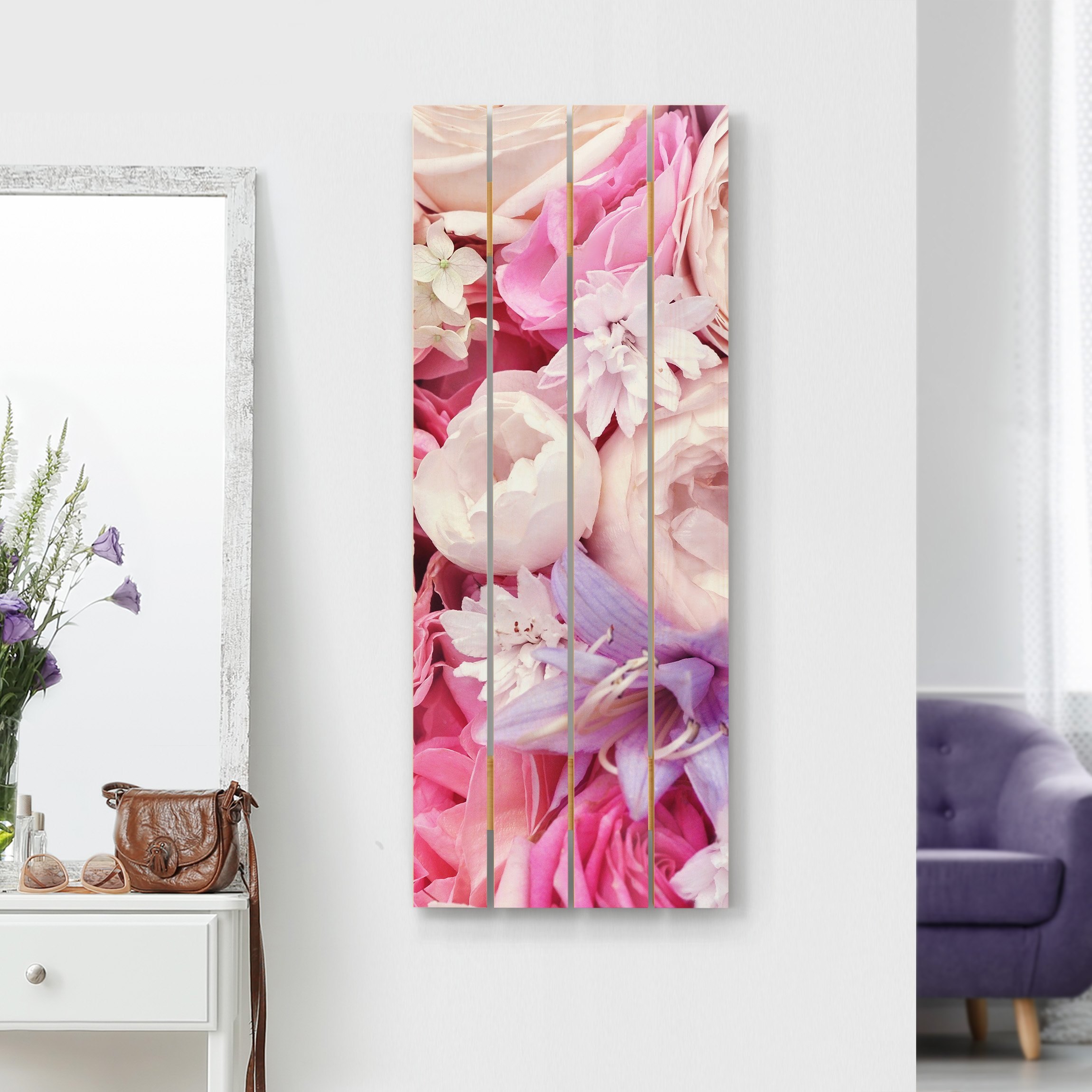 Holzbild Plankenoptik - Hochformat Shabby Rosen mit Glockenblumen