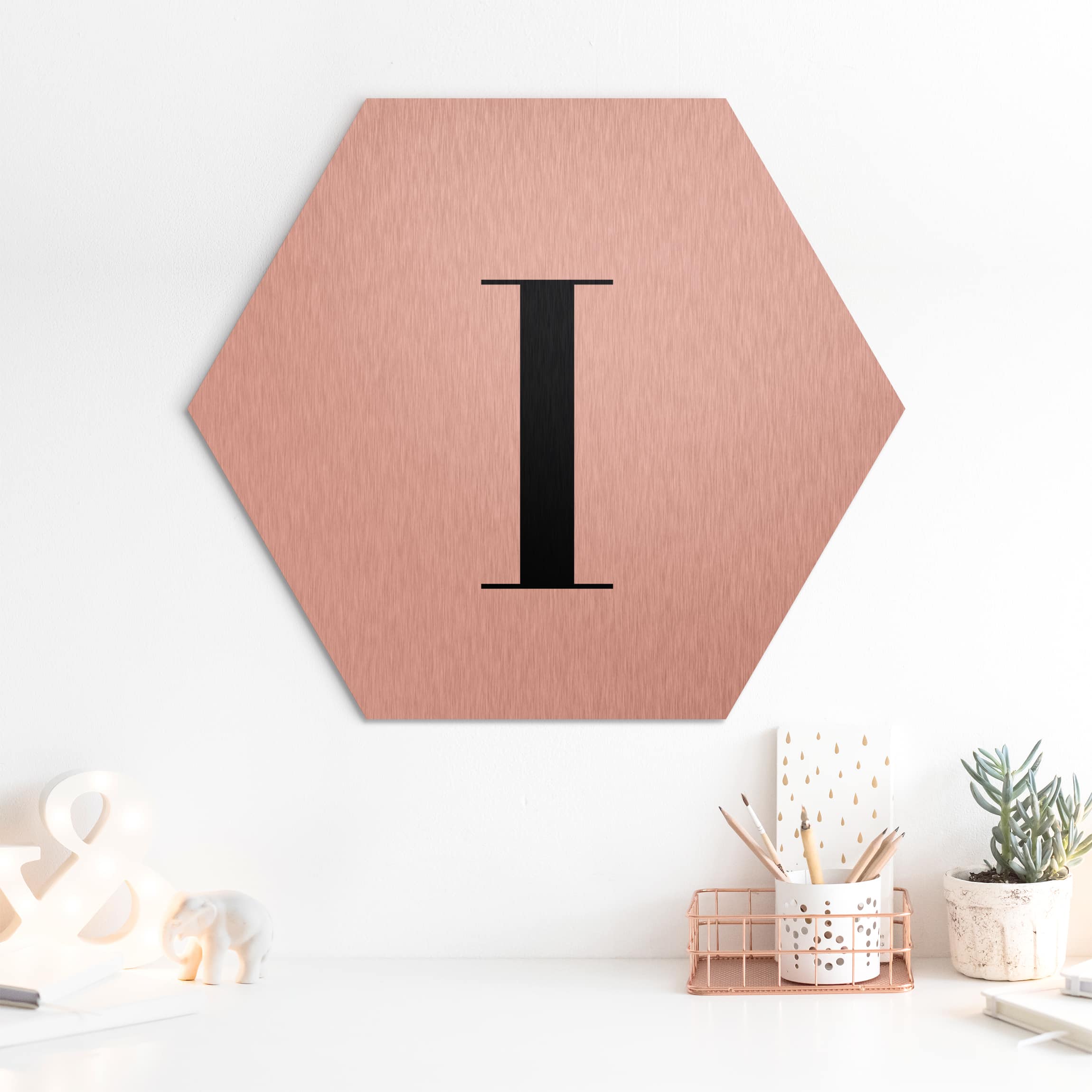 Hexagon-Alu-Dibond Bild Buchstabe Serif Weiß I