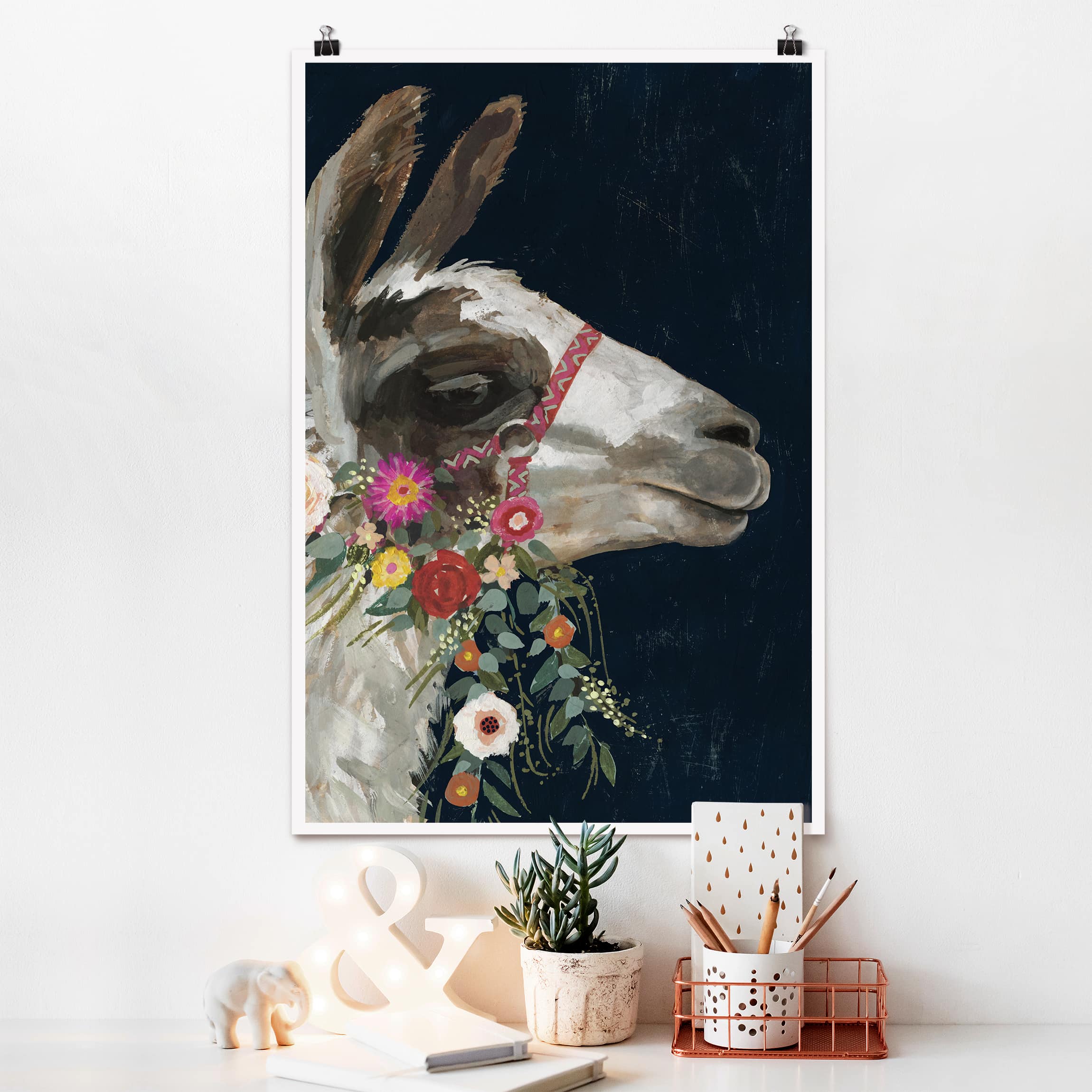 Poster - Hochformat Lama mit Blumenschmuck I