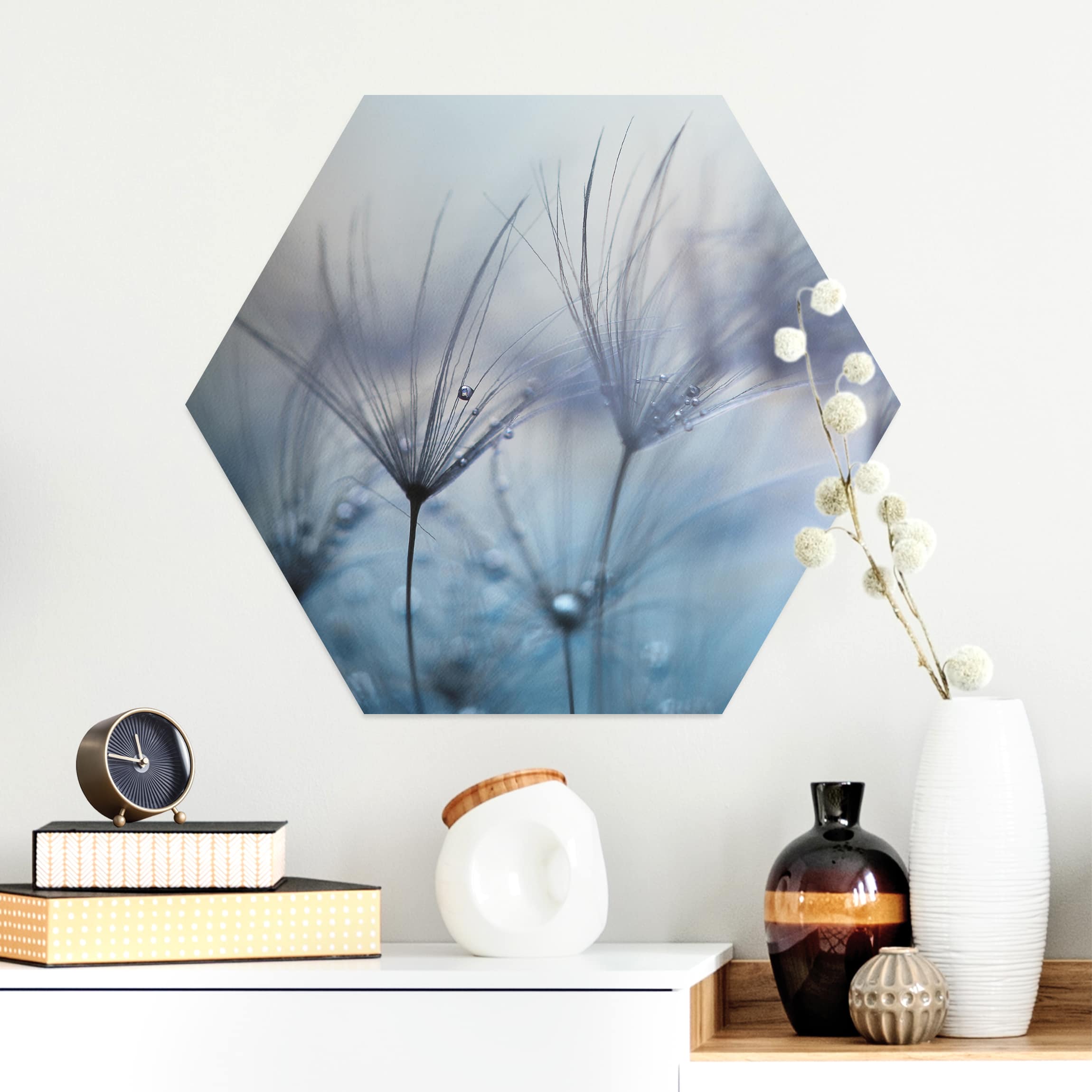 Hexagon-Alu-Dibond Bild Blaue Federn im Regen