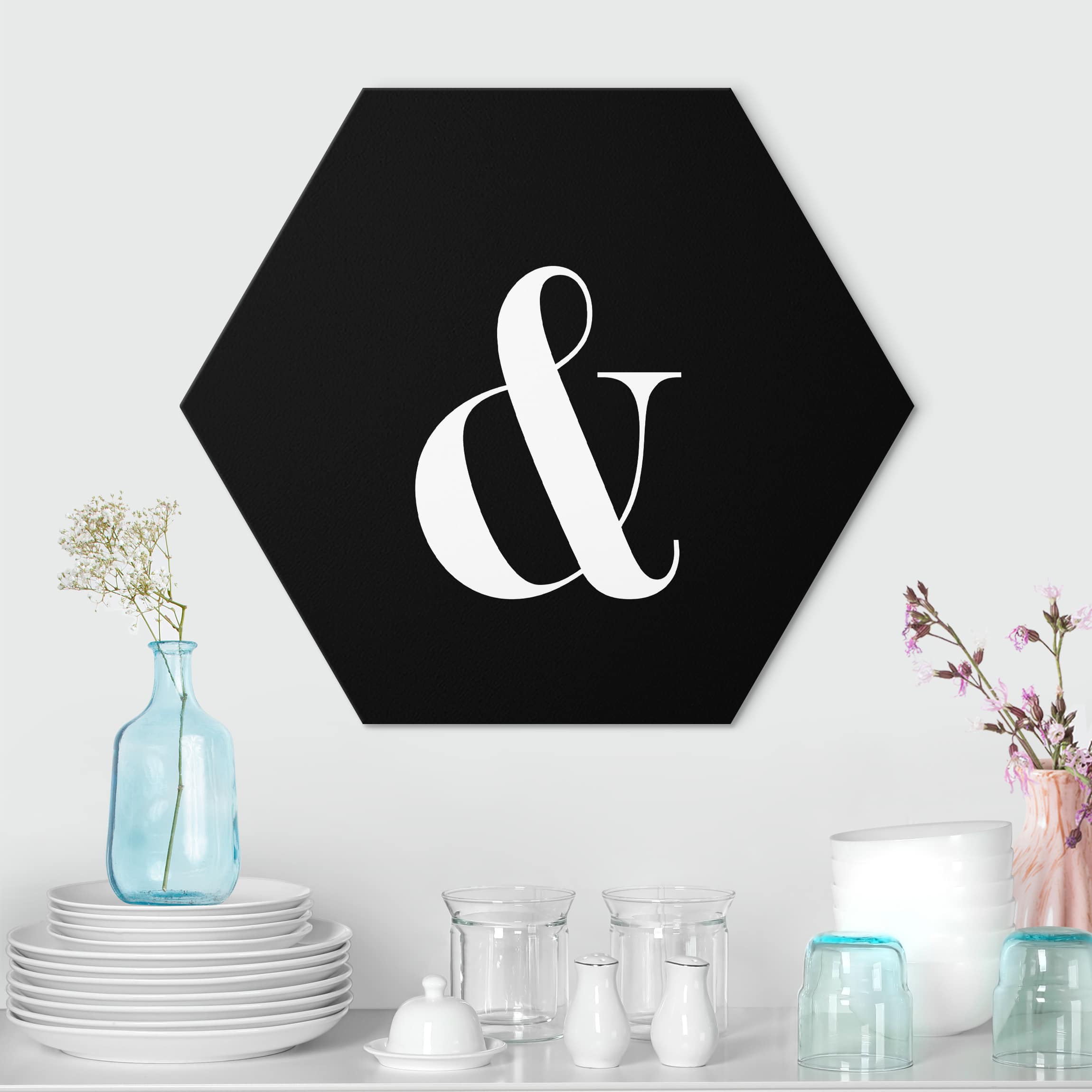 Hexagon-Alu-Dibond Bild Buchstabe Serif Schwarz &