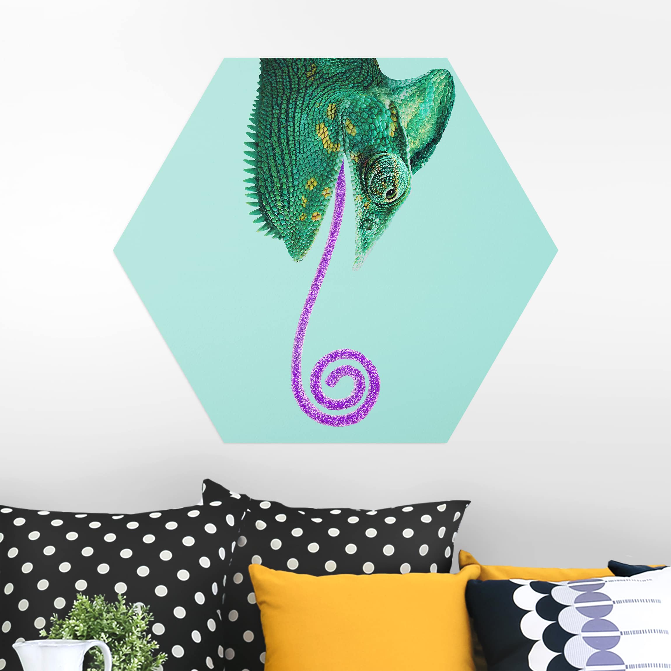 Hexagon-Alu-Dibond Bild Chamäleon mit Zuckerzunge