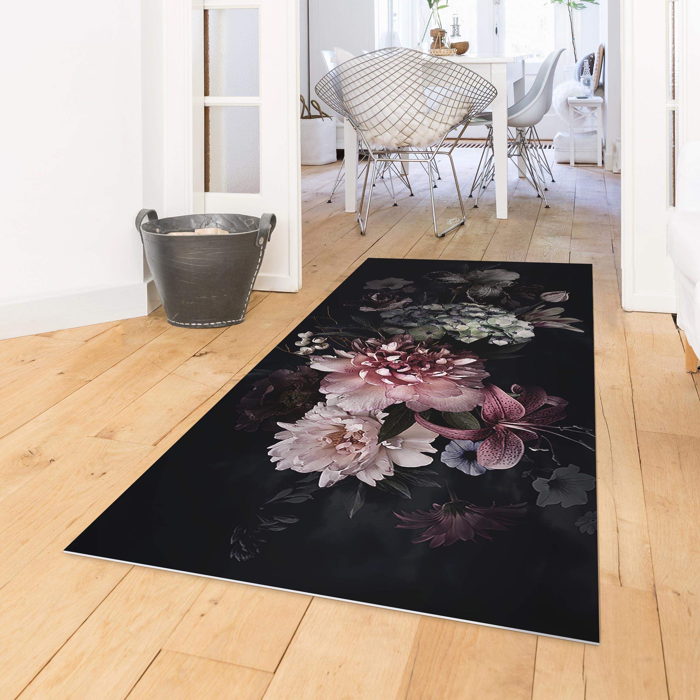 Vinylteppich Blumen mit Nebel auf Schwarz
