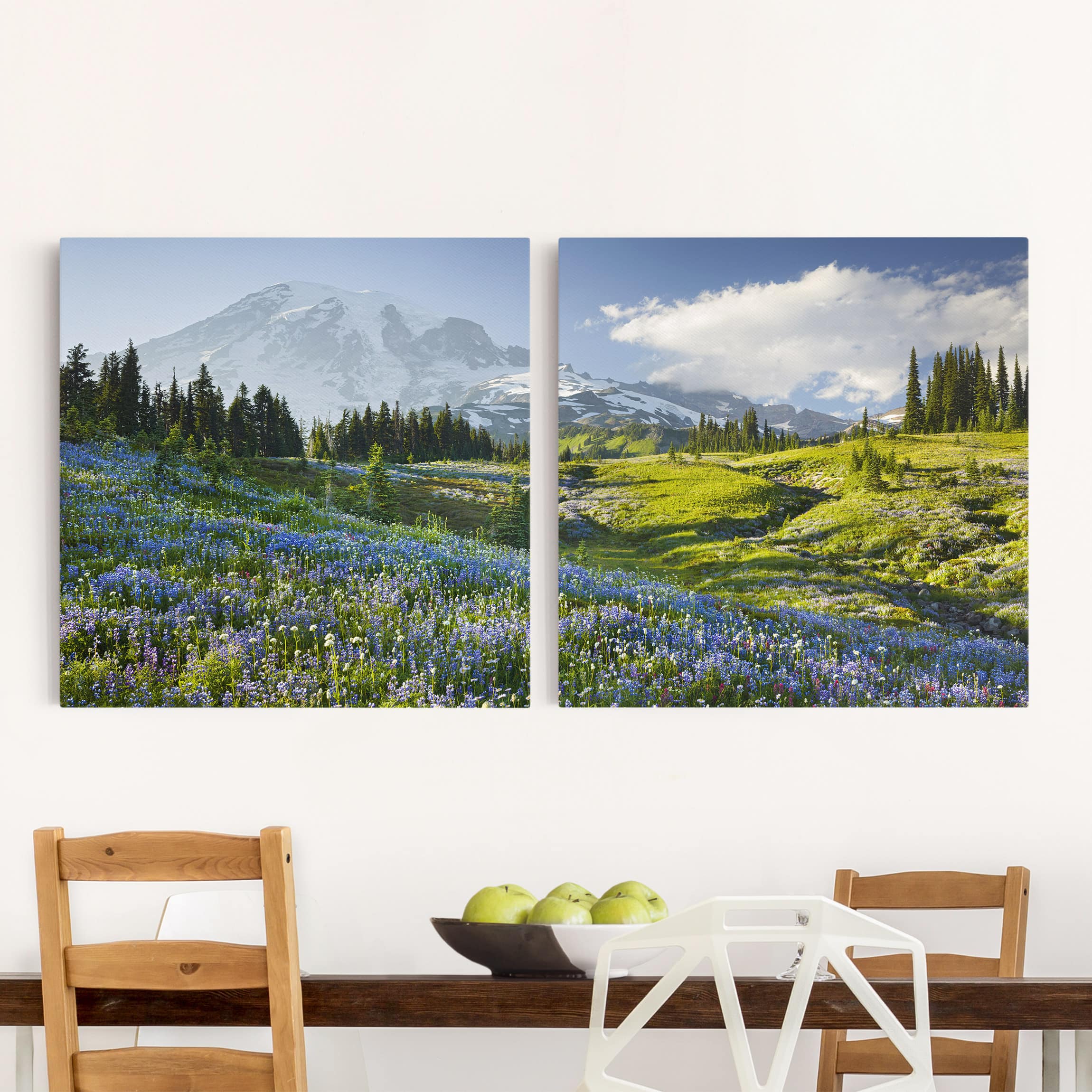 2-teiliges Leinwandbild Berg Bergwiese mit blauen Blumen vor Mt. Rainier