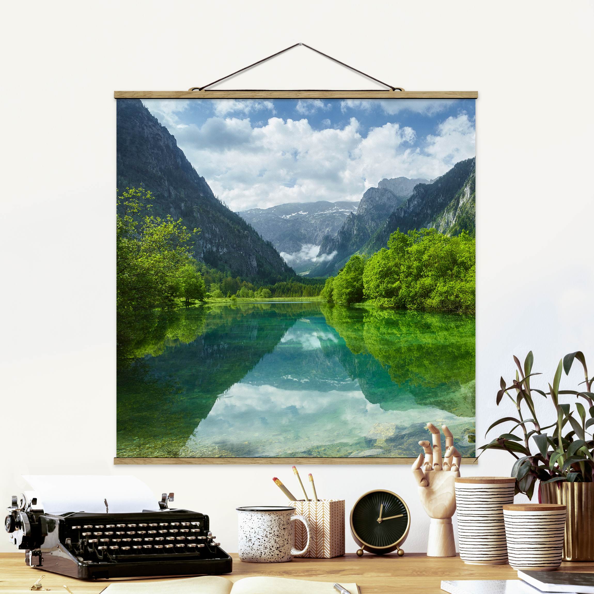 Stoffbild mit Posterleisten Bergsee mit Spiegelung