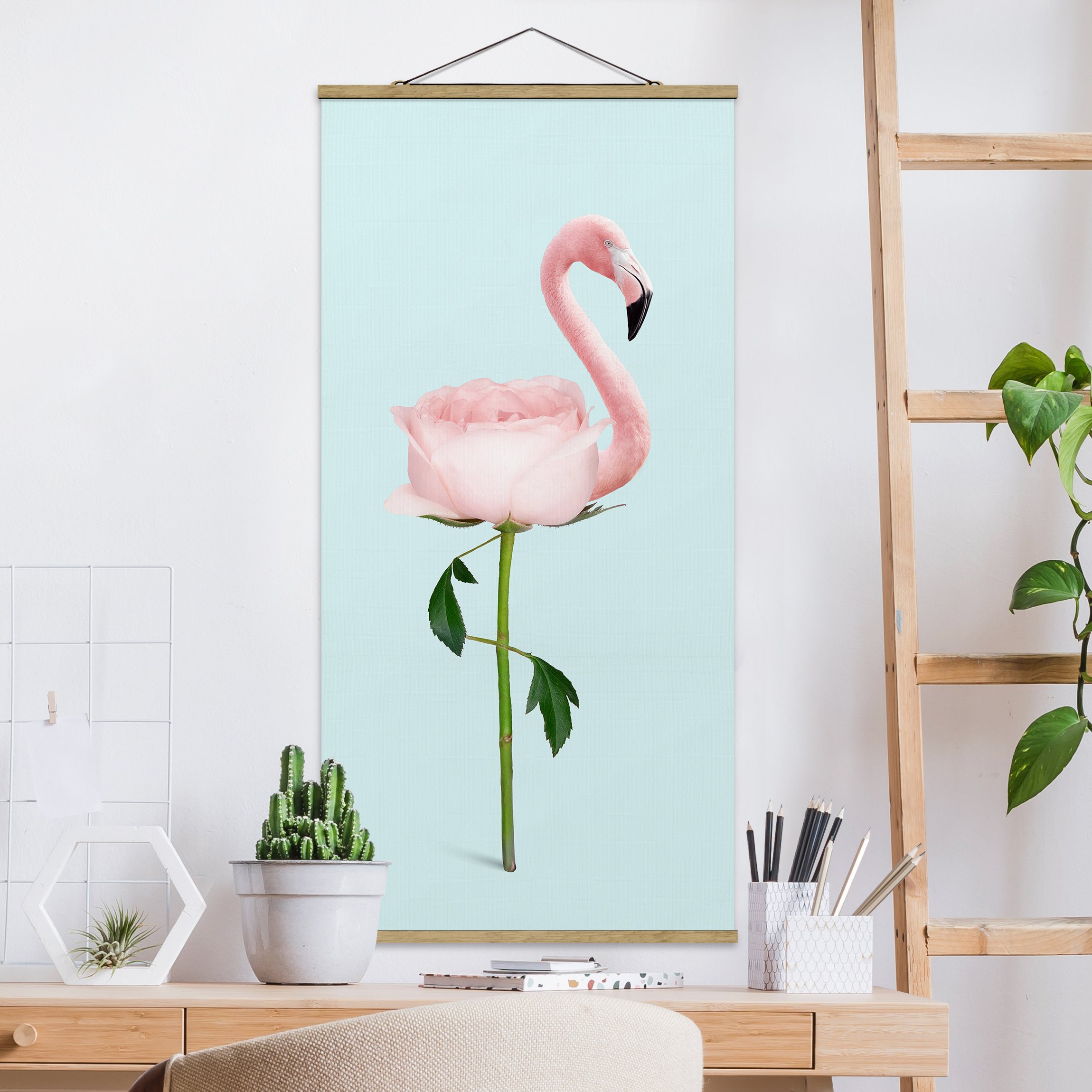 Stoffbild mit Posterleisten Flamingo mit Rose