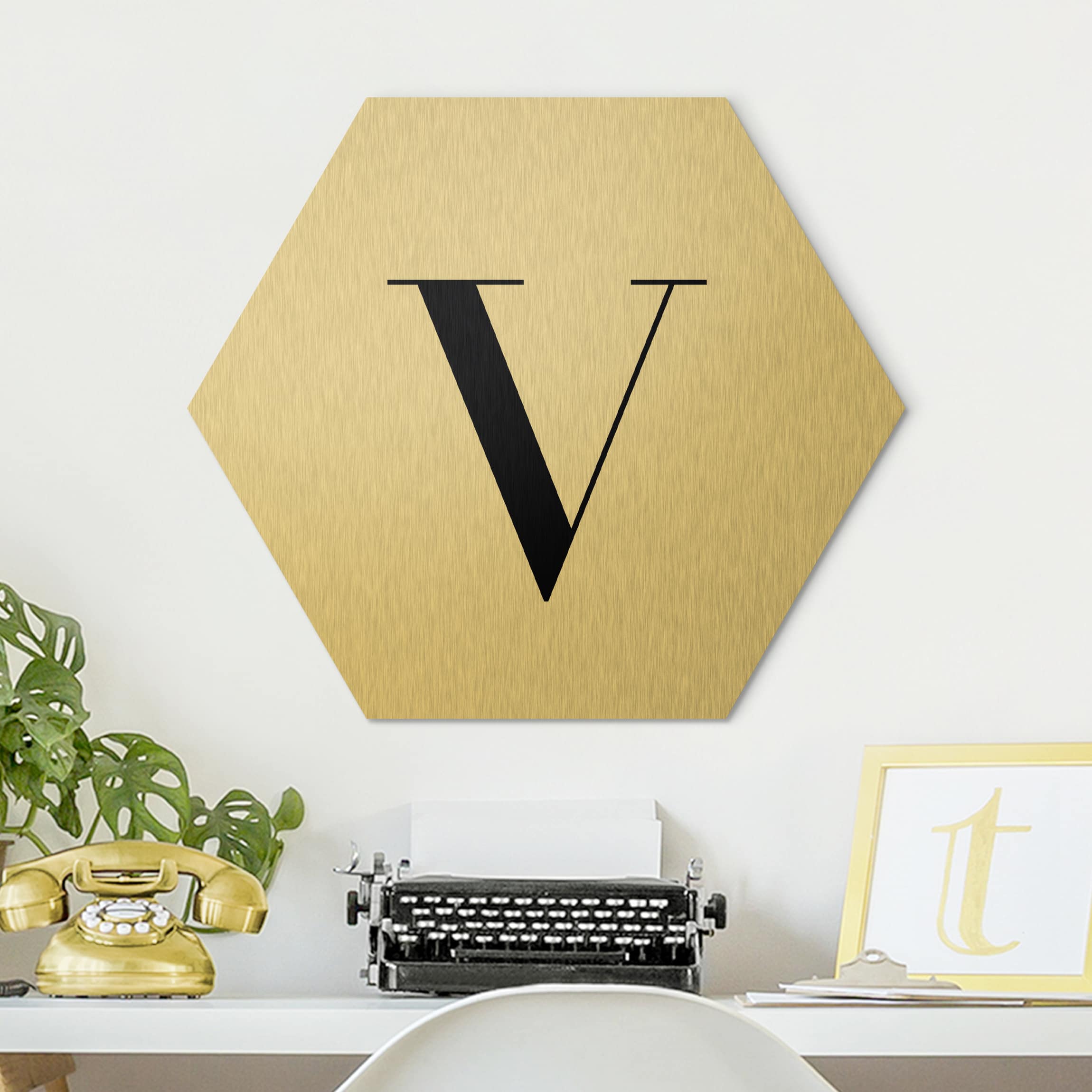 Hexagon-Alu-Dibond Bild Buchstabe Serif Weiß V