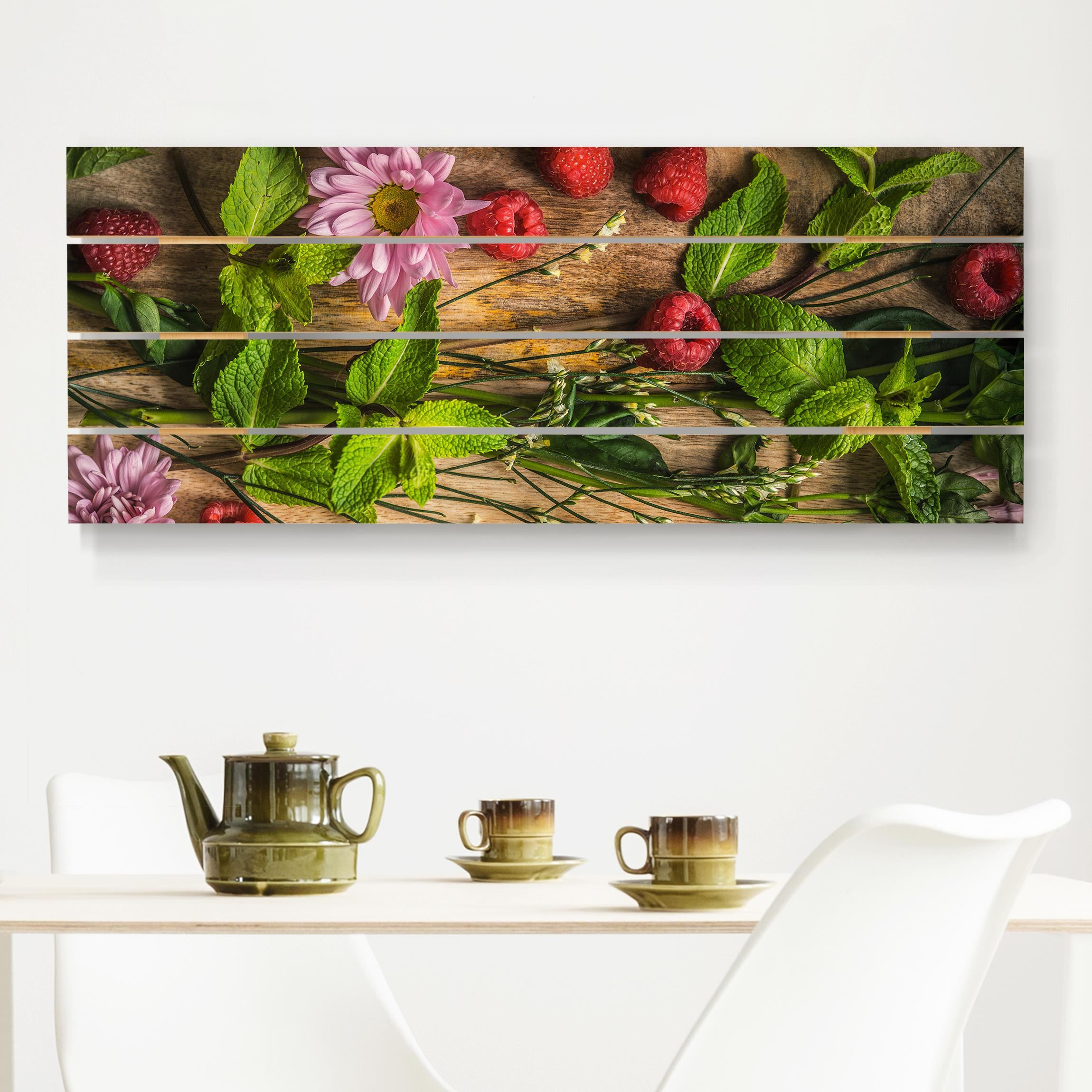 Holzbild Plankenoptik - Panorama Blumen Himbeeren Minze