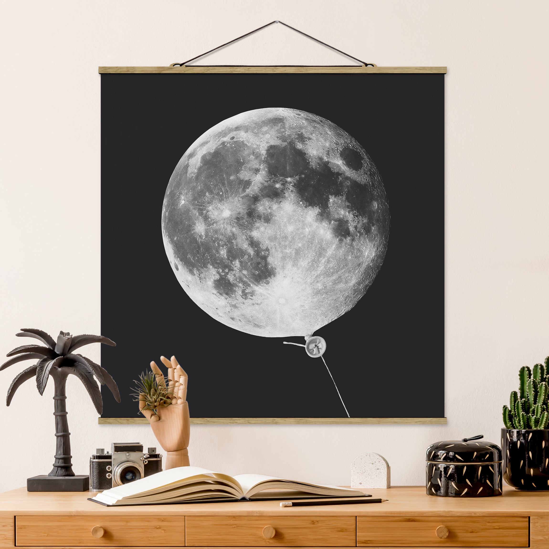 Stoffbild mit Posterleisten Luftballon mit Mond