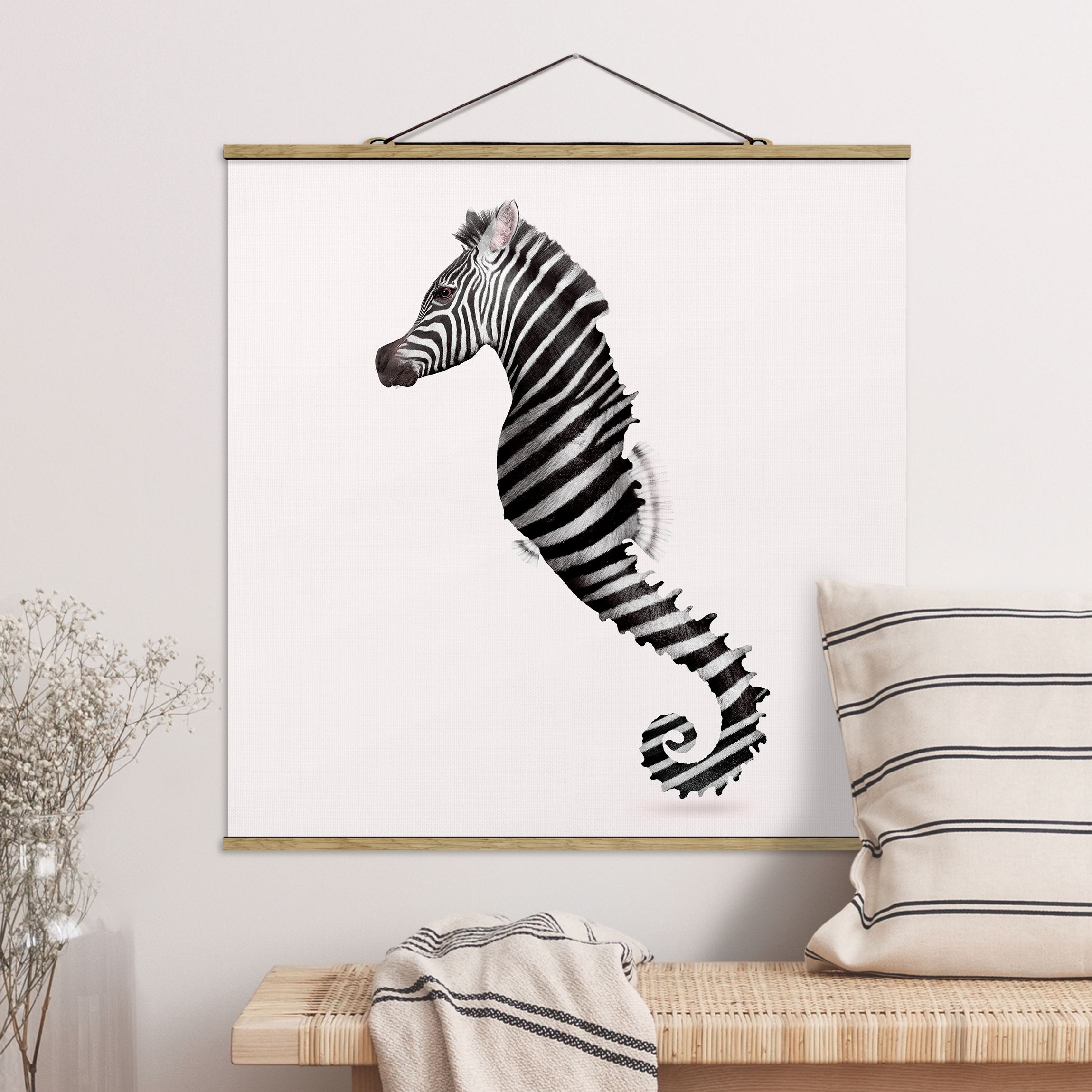 Stoffbild mit Posterleisten Seepferdchen mit Zebrastreifen