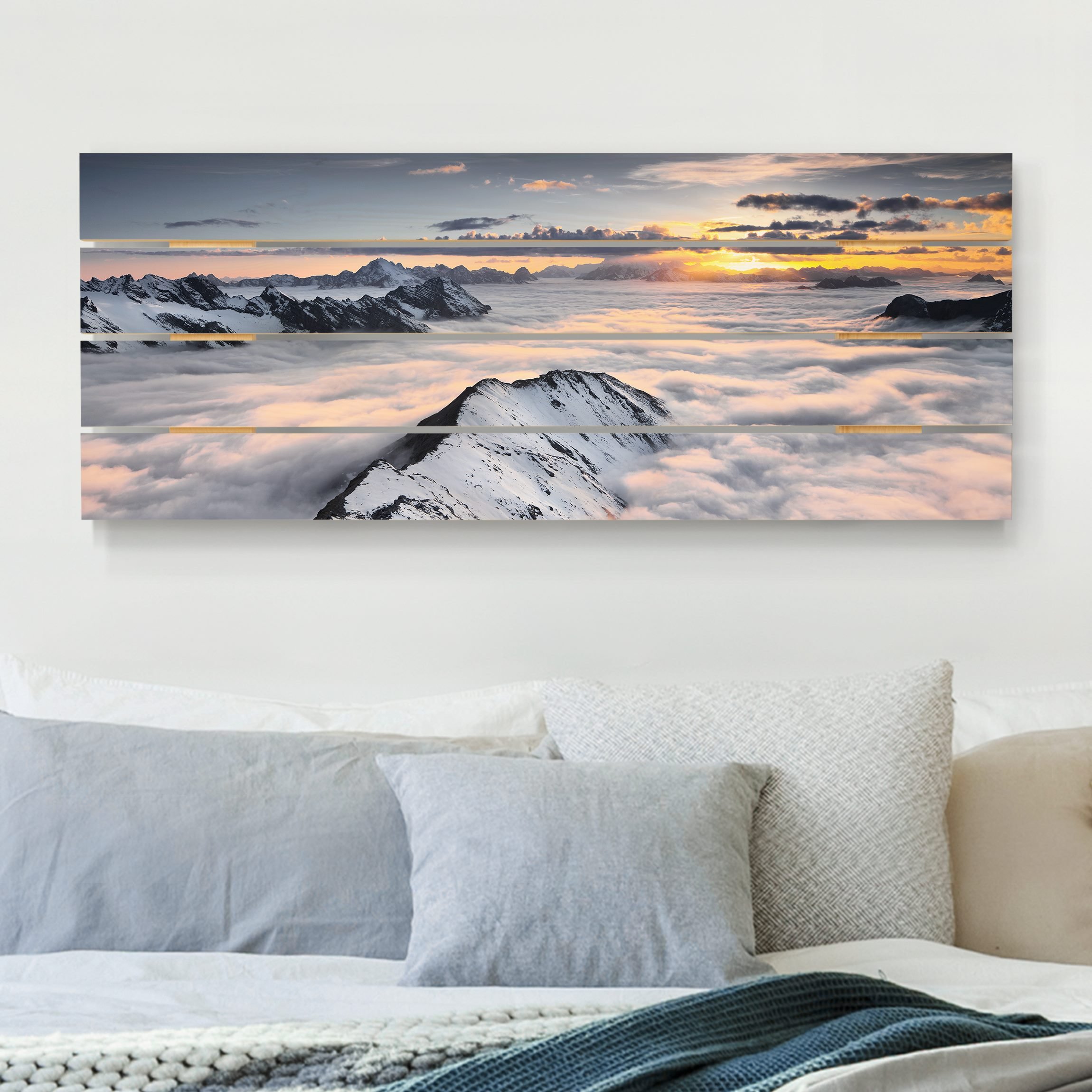 Holzbild Plankenoptik - Panorama Blick über Wolken und Berge