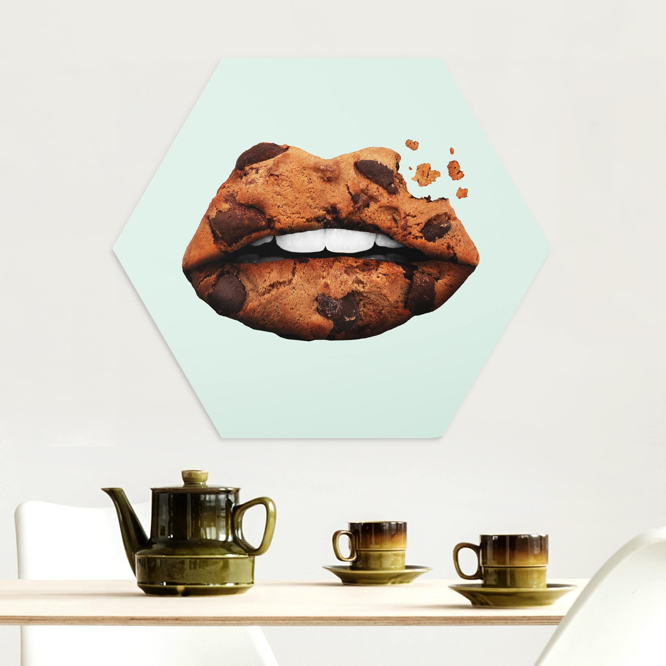 Hexagon-Alu-Dibond Bild Lippen mit Keks