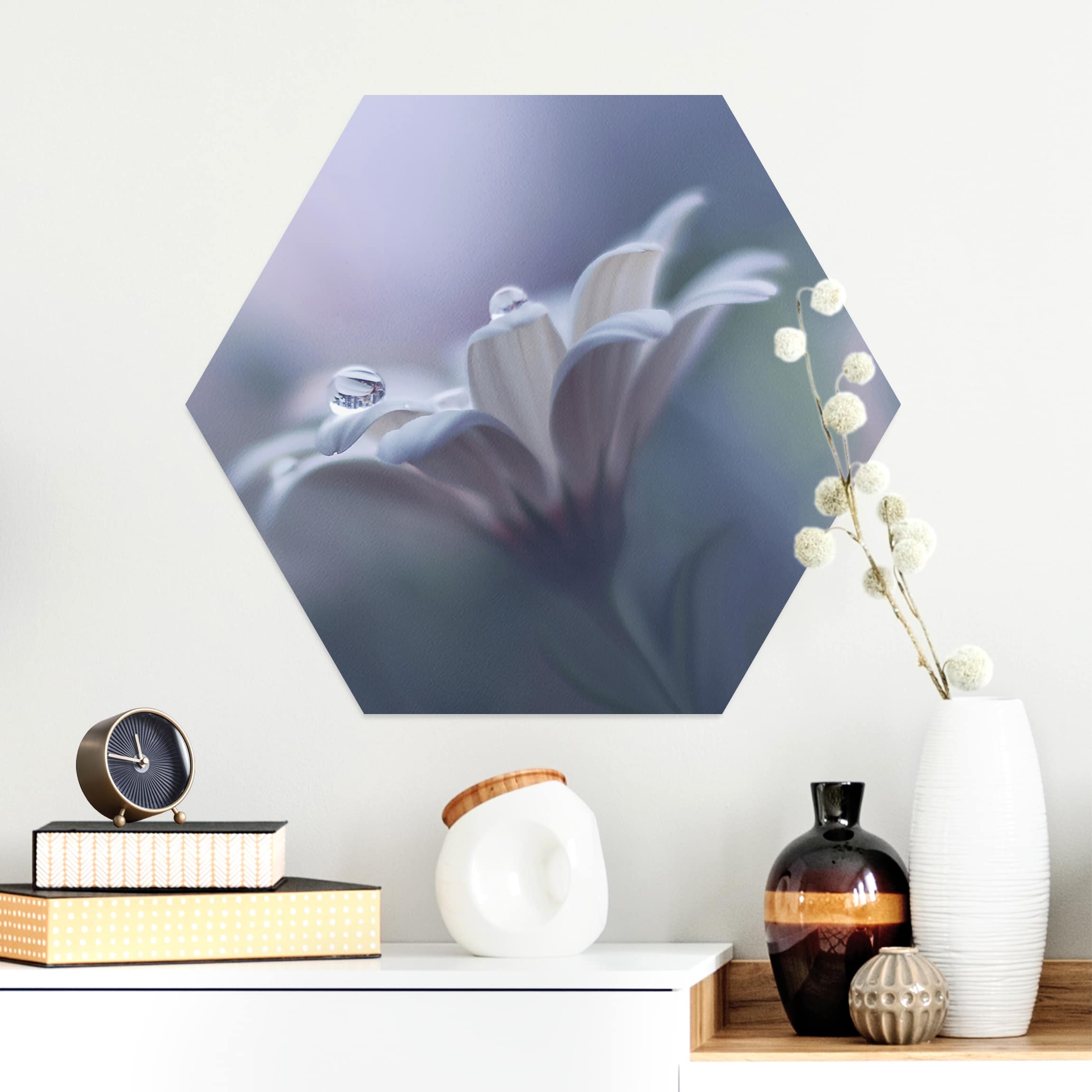 Hexagon-Alu-Dibond Bild Behind Closed Eyes