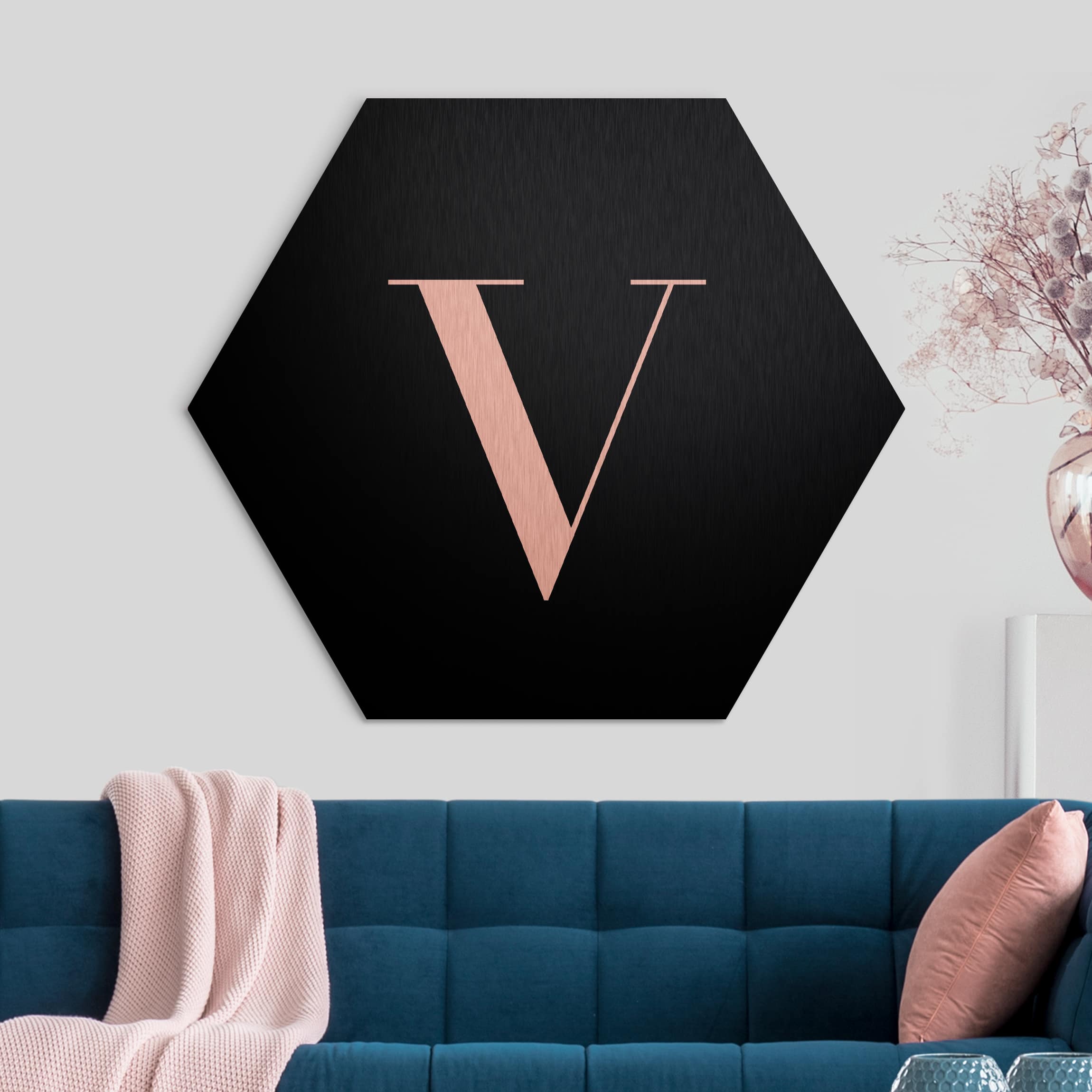 Hexagon-Alu-Dibond Bild Buchstabe Serif Schwarz V