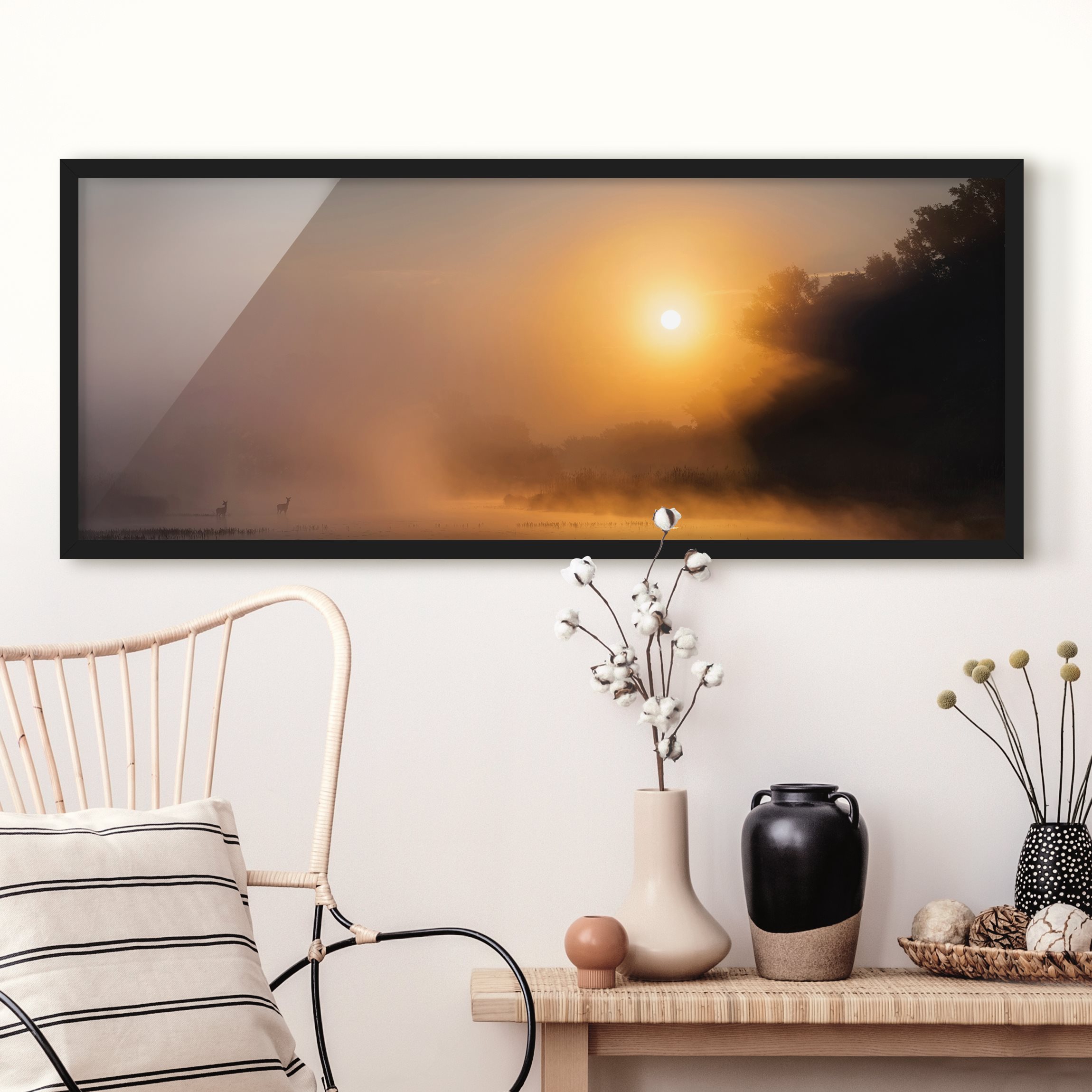 Bild mit Rahmen - Panorama Sonnenaufgang am See mit Rehen im Nebel