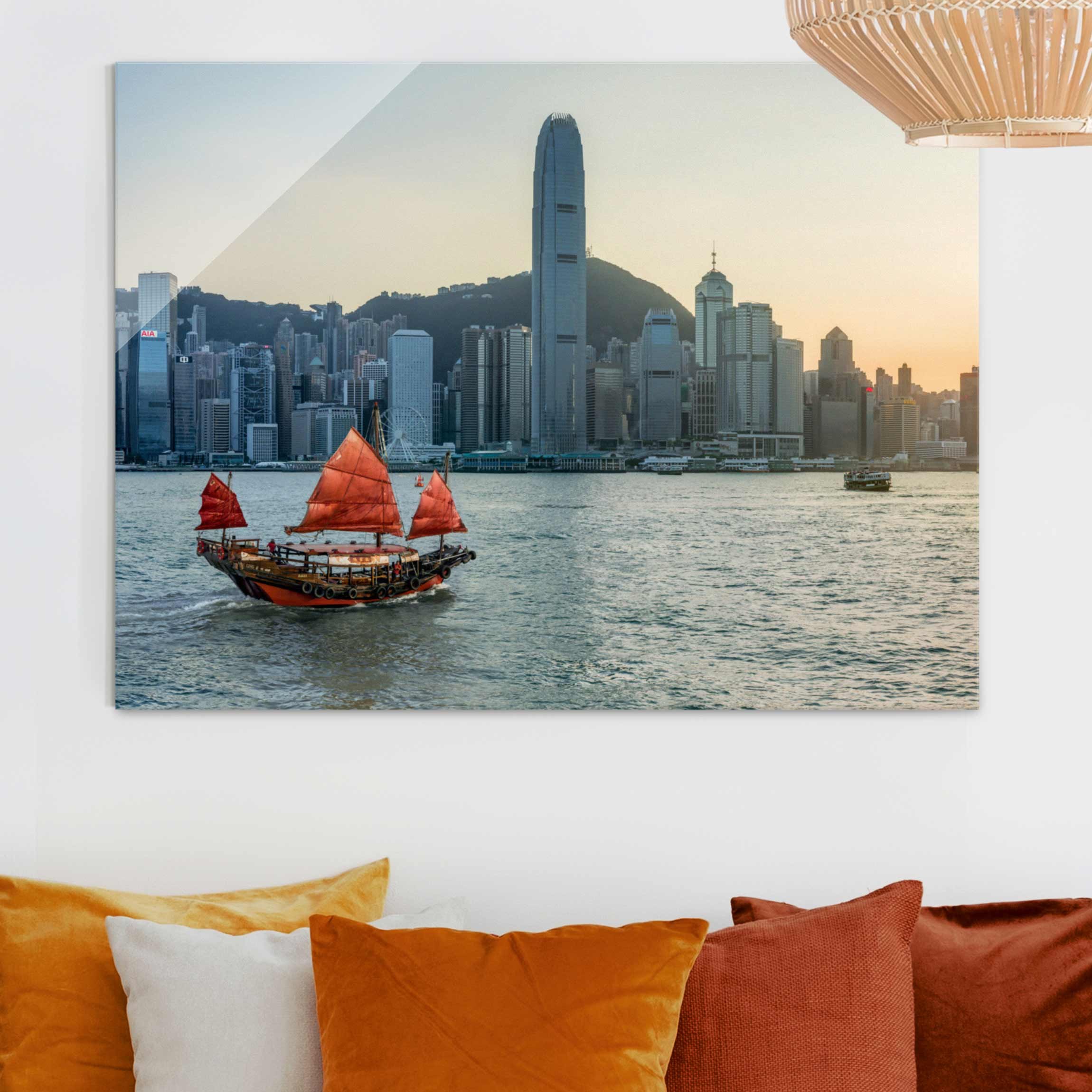 Glasbild Dschunke im Victoria Harbour