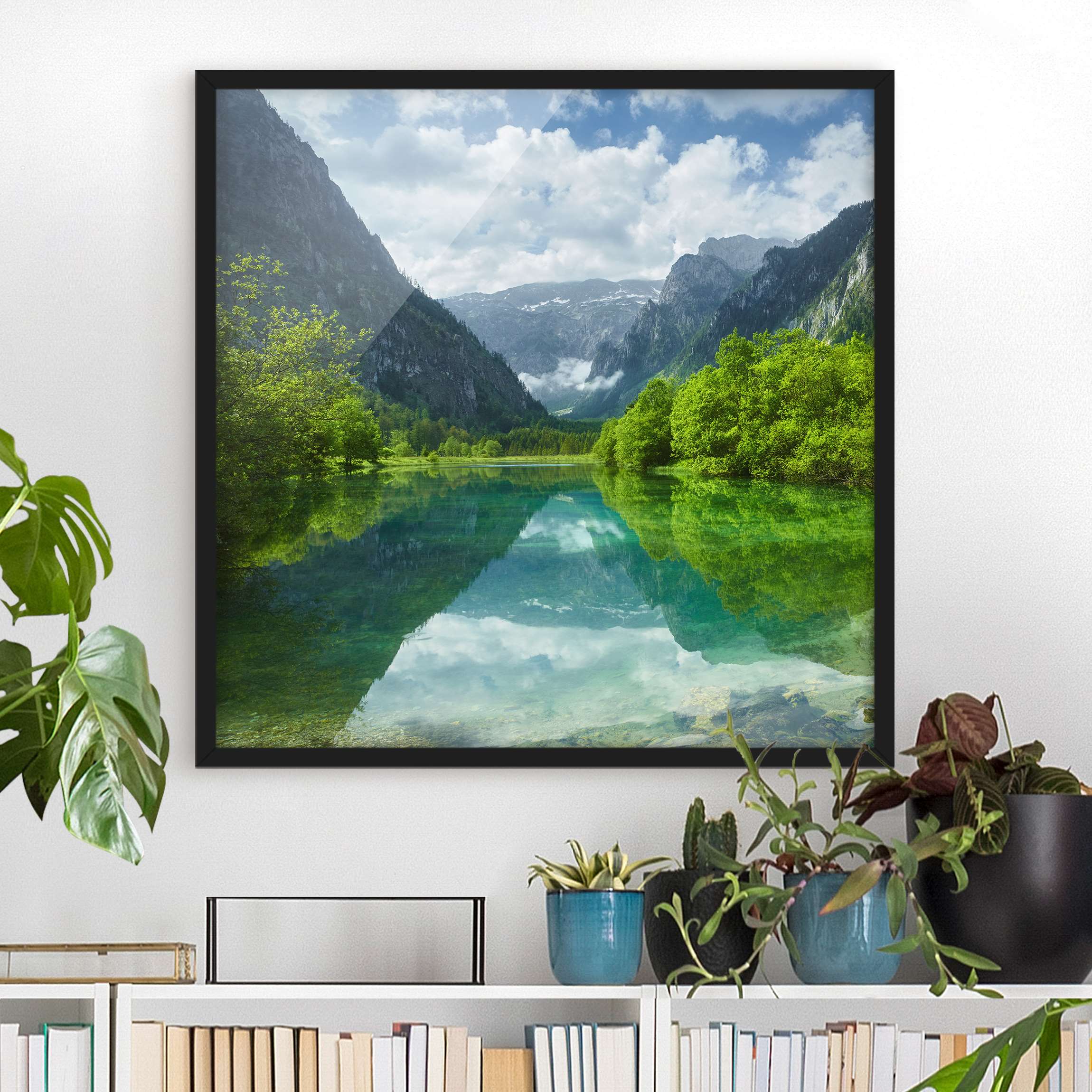 Bild mit Rahmen - Quadrat Bergsee mit Spiegelung