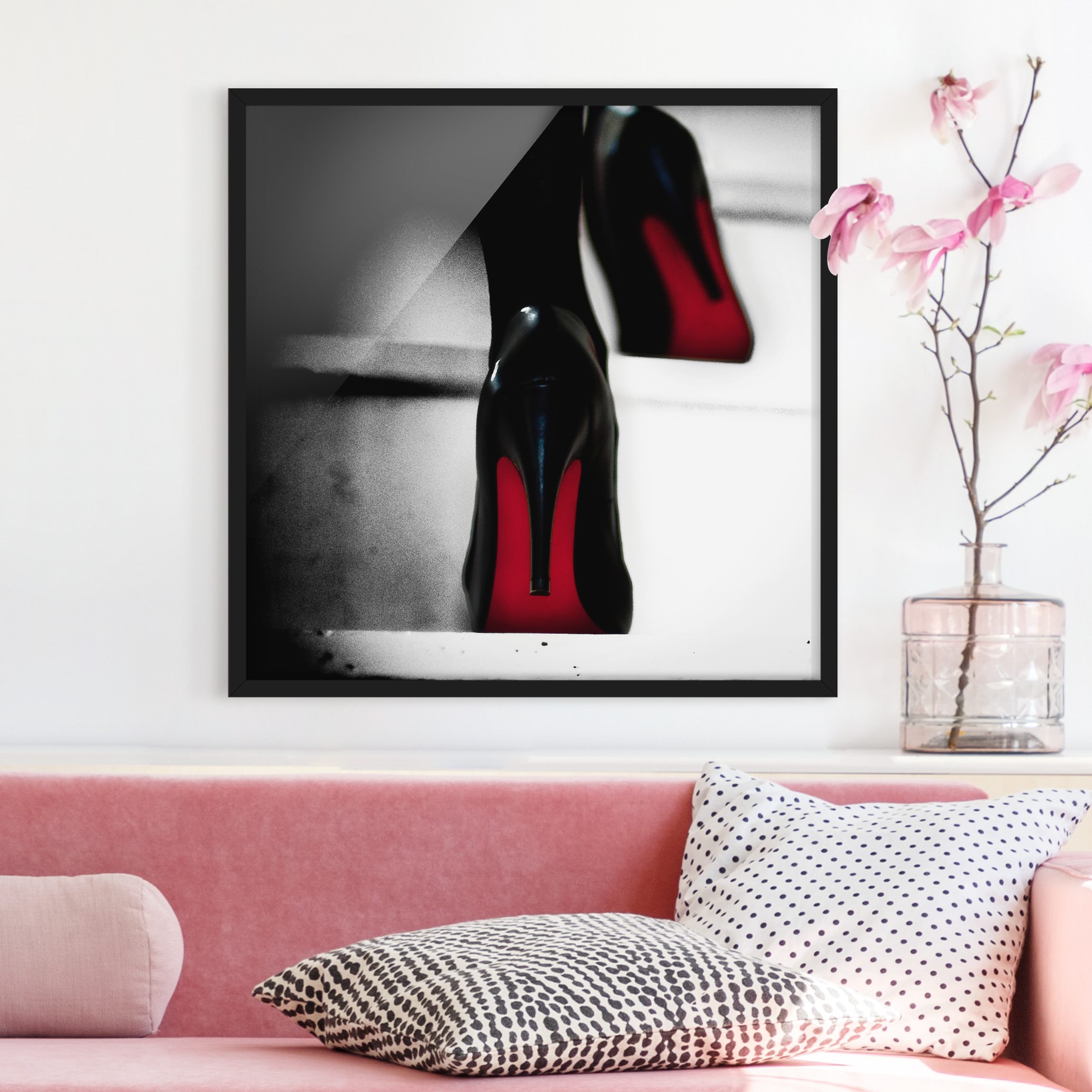 Schwarz-Weiß Bild mit Rahmen High Heels in Rot