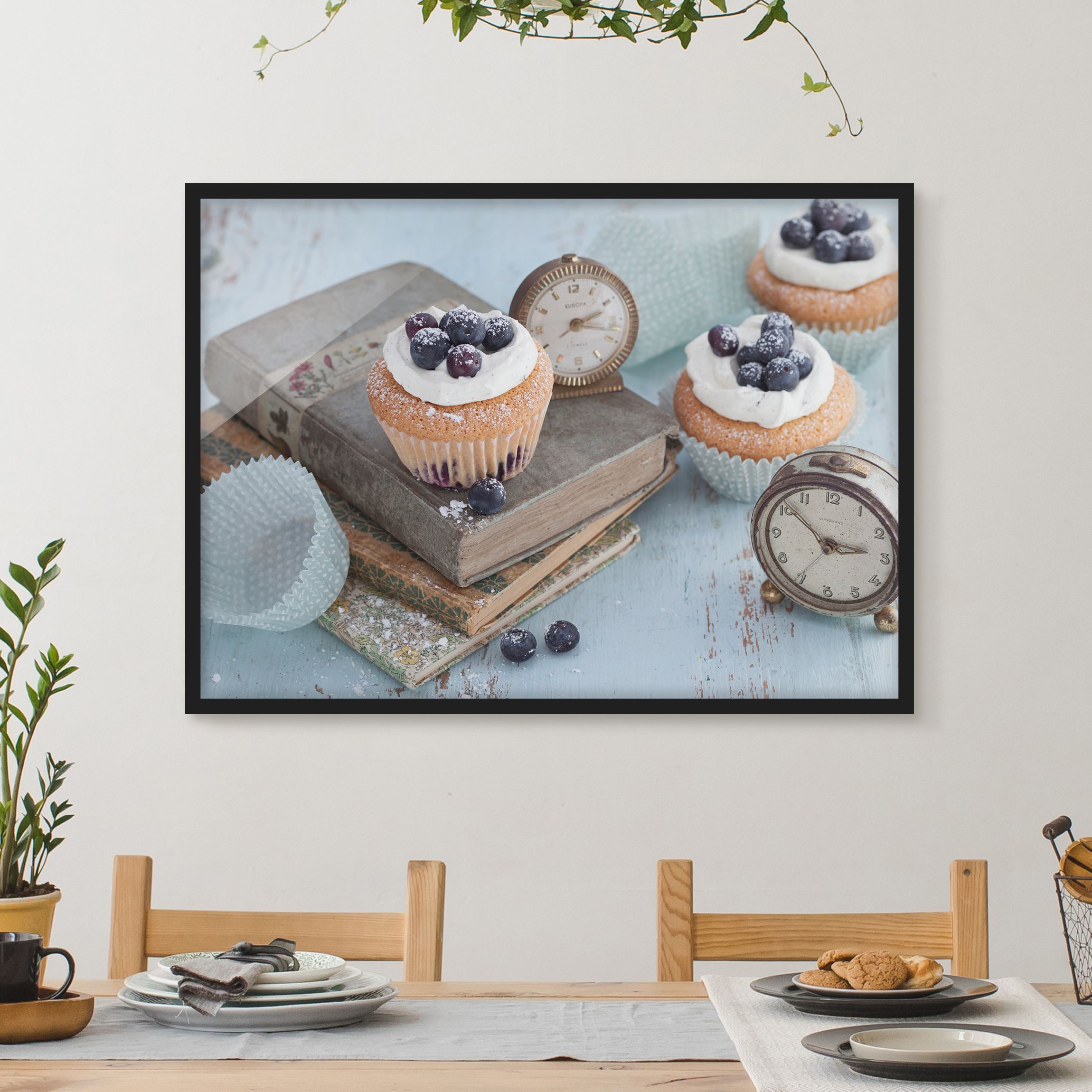 Küchenbild mit Rahmen Vintage Cupcakes mit Wecker