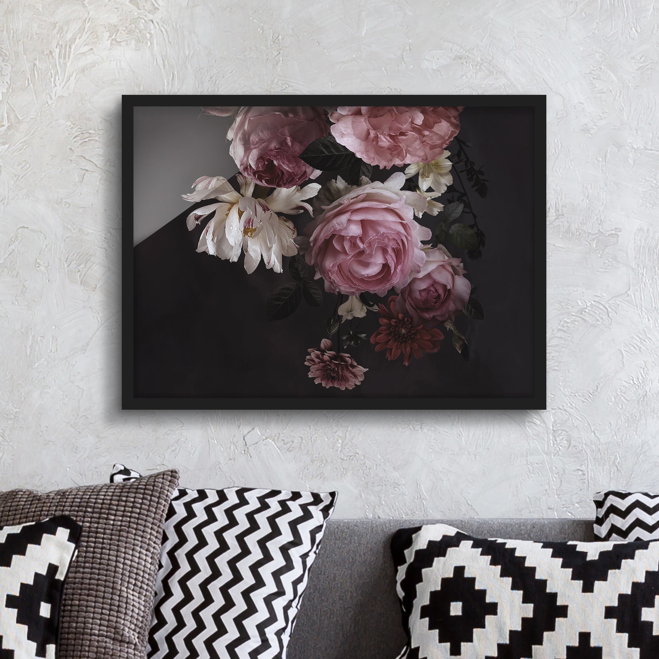 Bild mit Rahmen - Querformat Rosa Blumen auf Schwarz