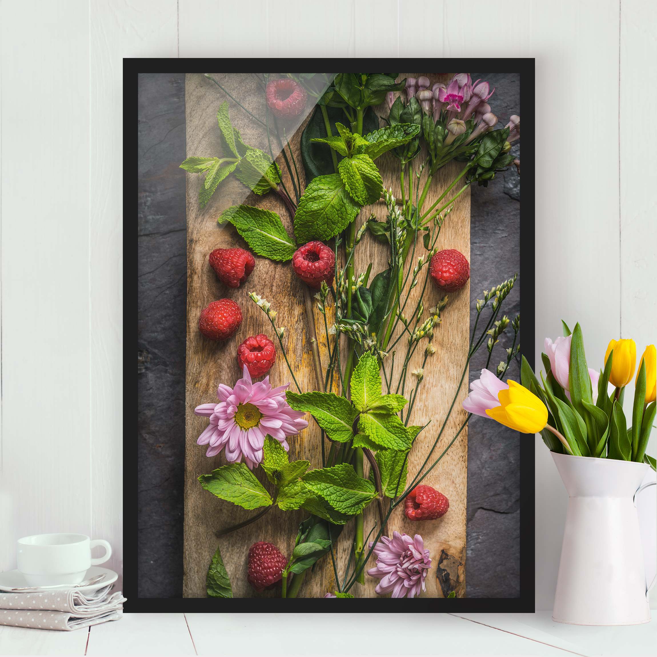 Bild mit Rahmen - Hochformat Blumen Himbeeren Minze