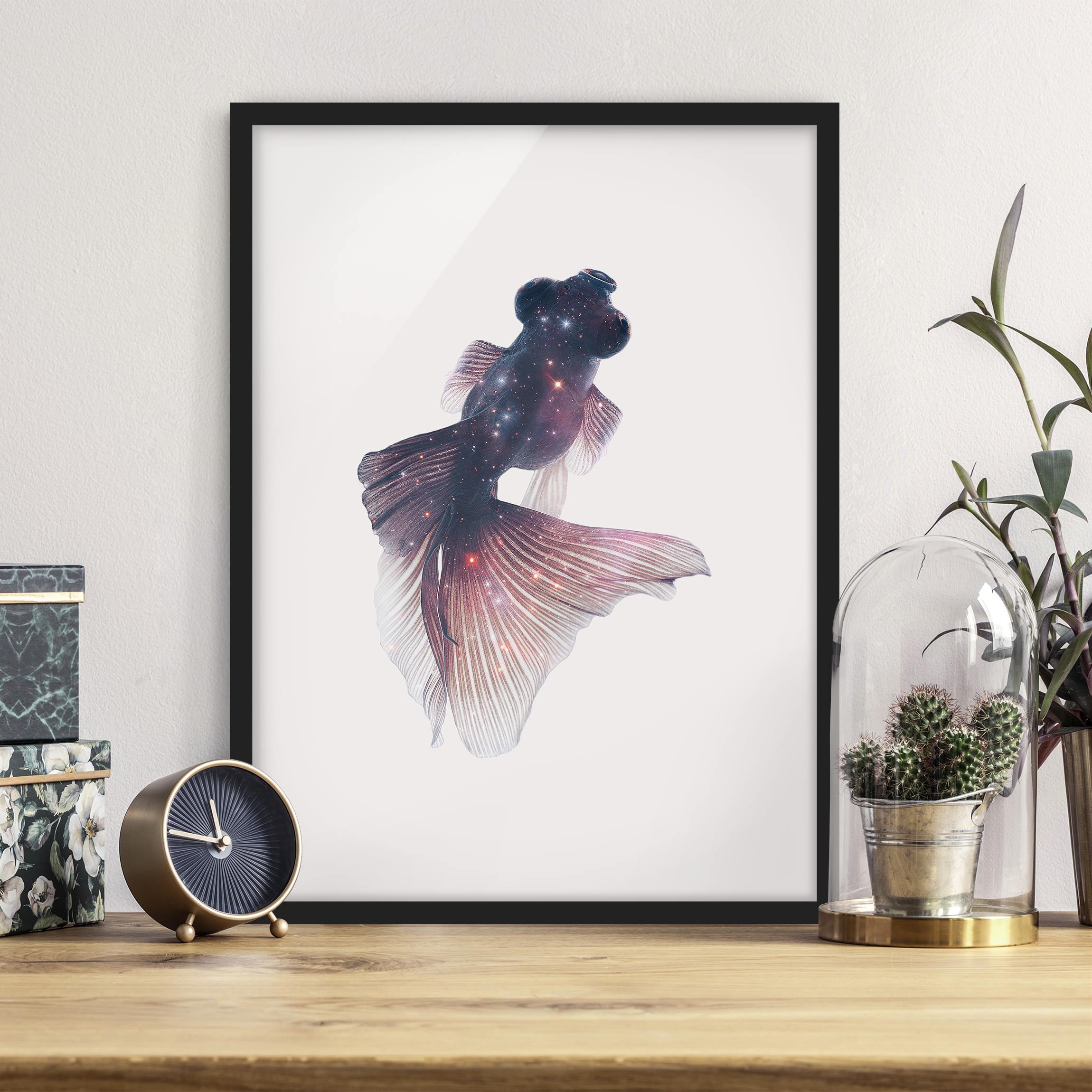 Bild mit Rahmen - Hochformat Fisch mit Galaxie