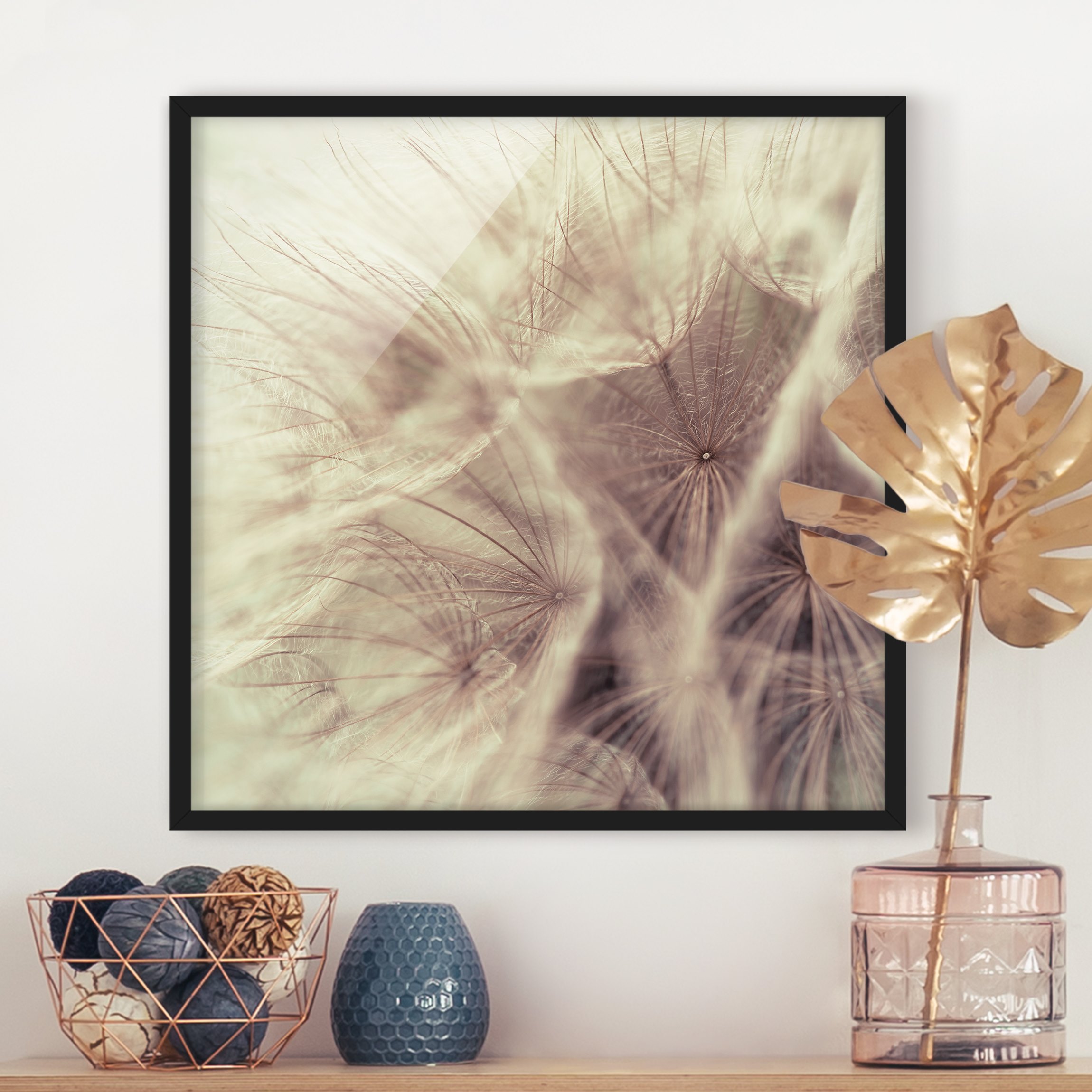 Bild mit Rahmen - Quadrat Detailreiche Pusteblumen Makroaufnahme mit Vintage Blur Effekt