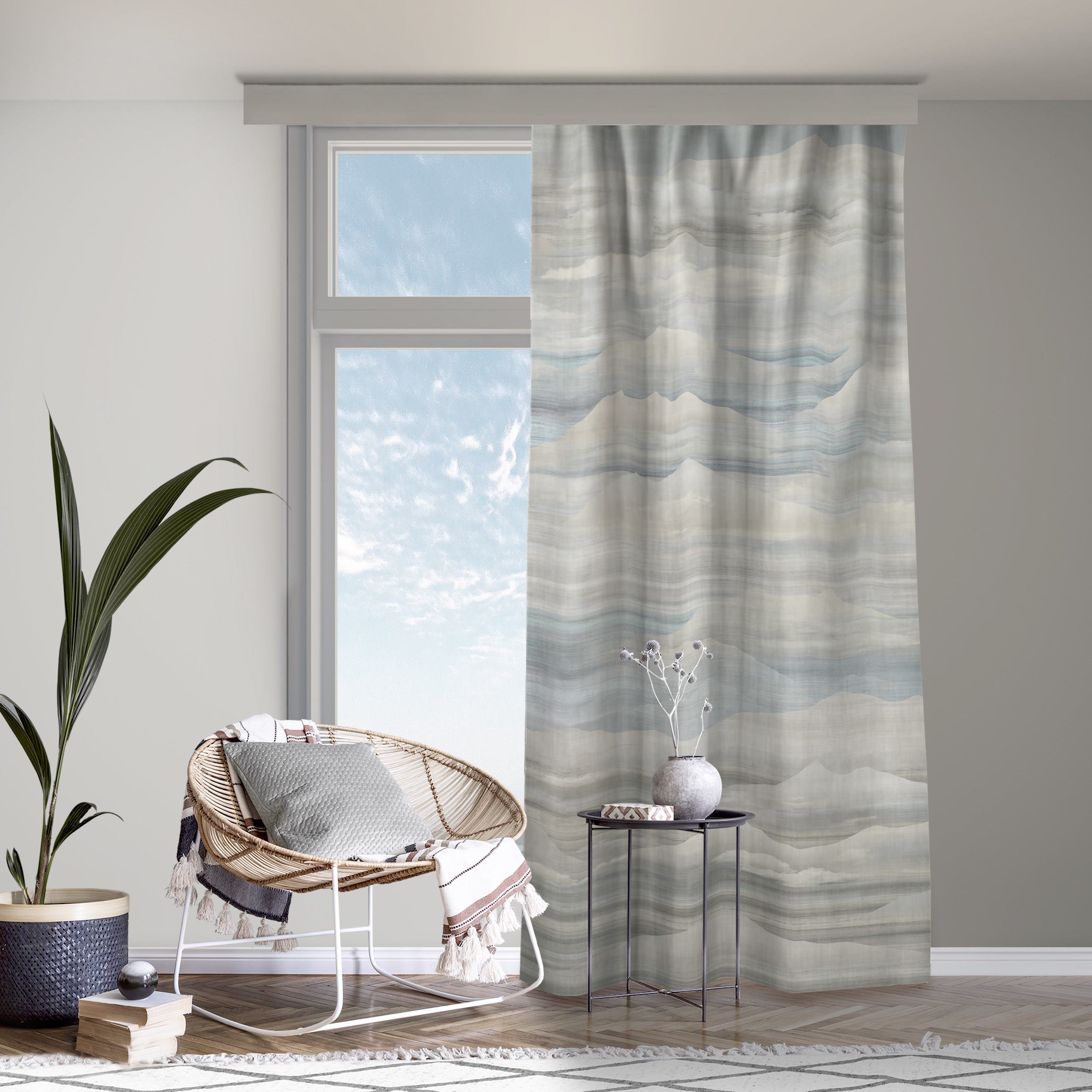 Vorhang Berge im Nebel Grau