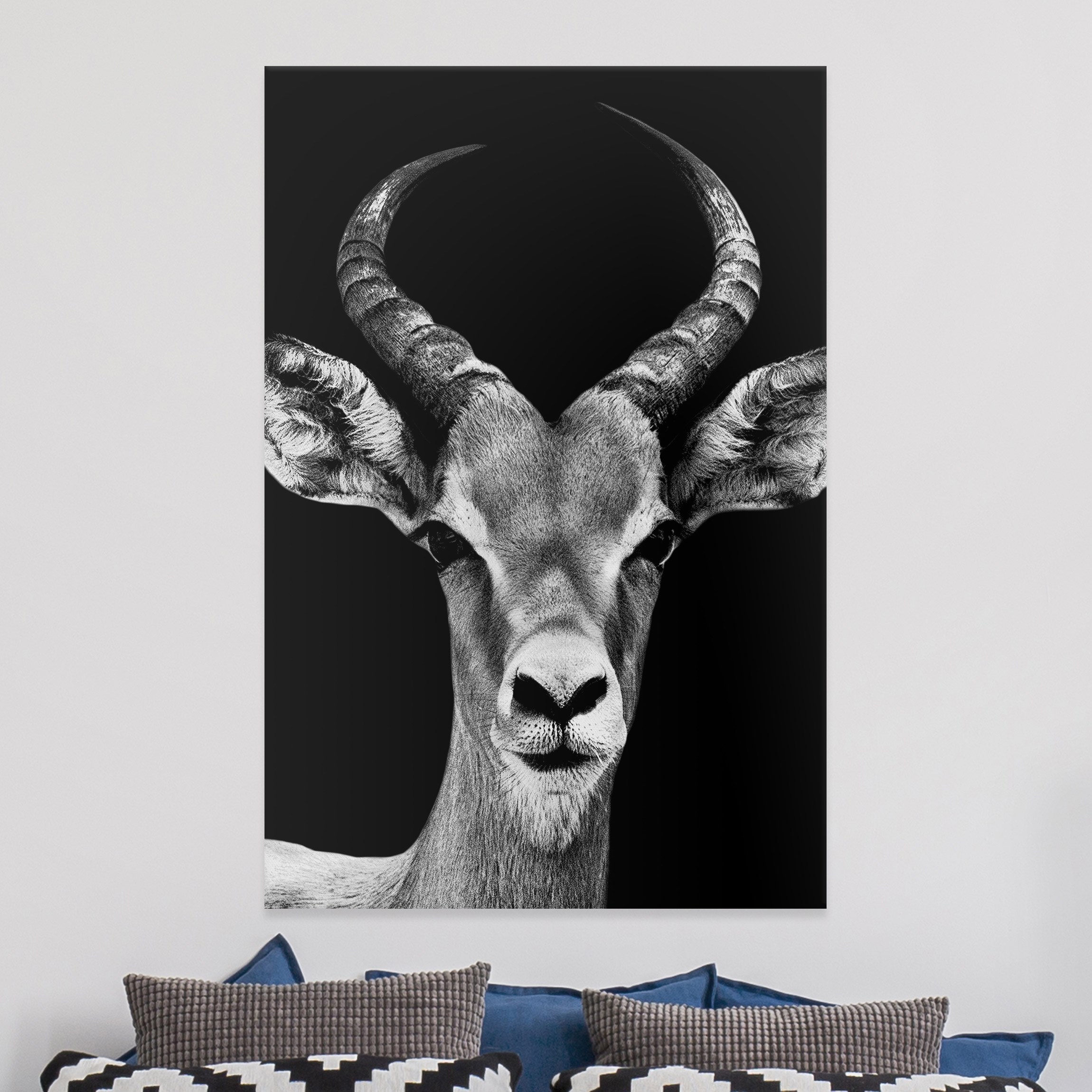 Leinwandbild - Hochformat Impala Antilope schwarz-weiß