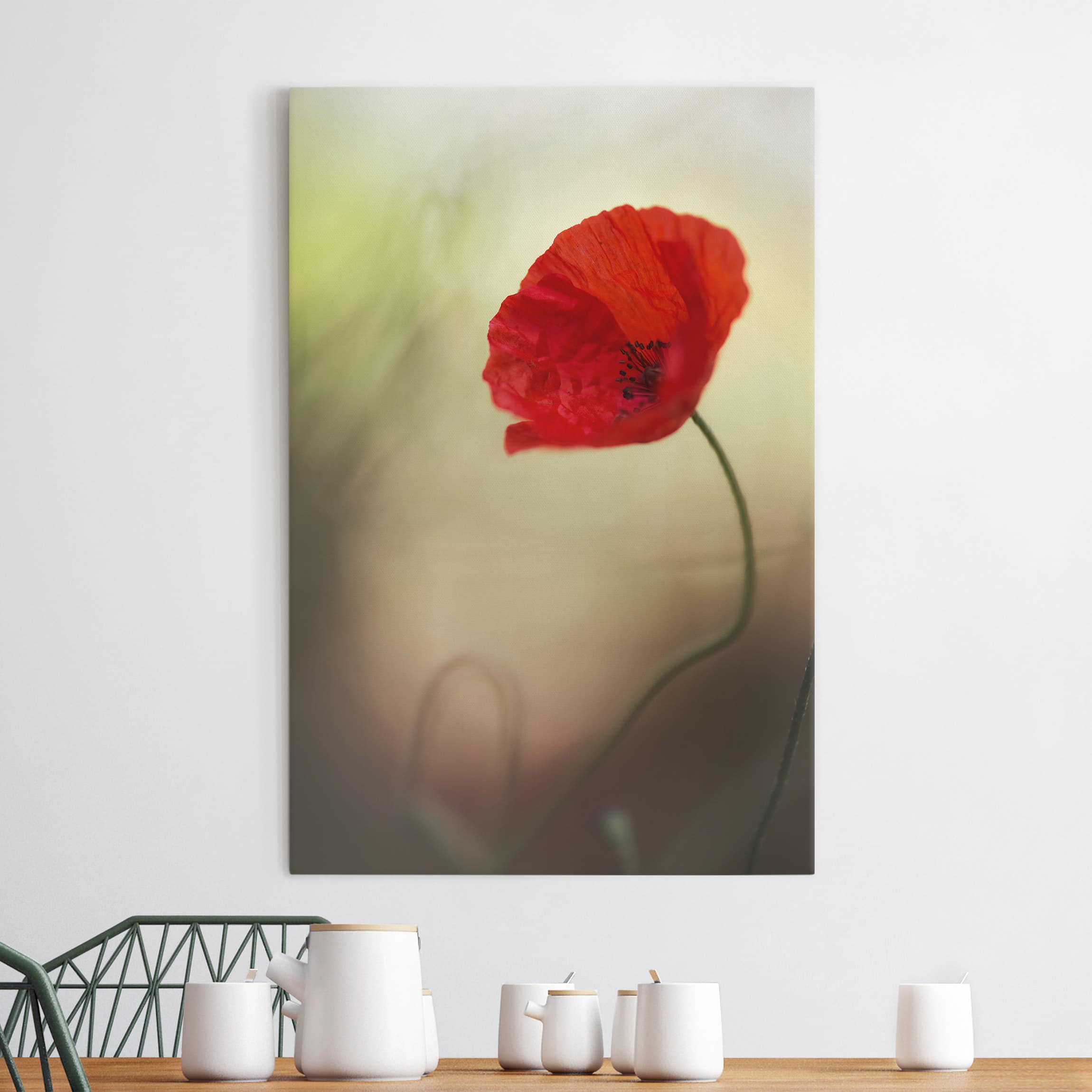 Leinwandbild - Hochformat Mohnblüte im Garten