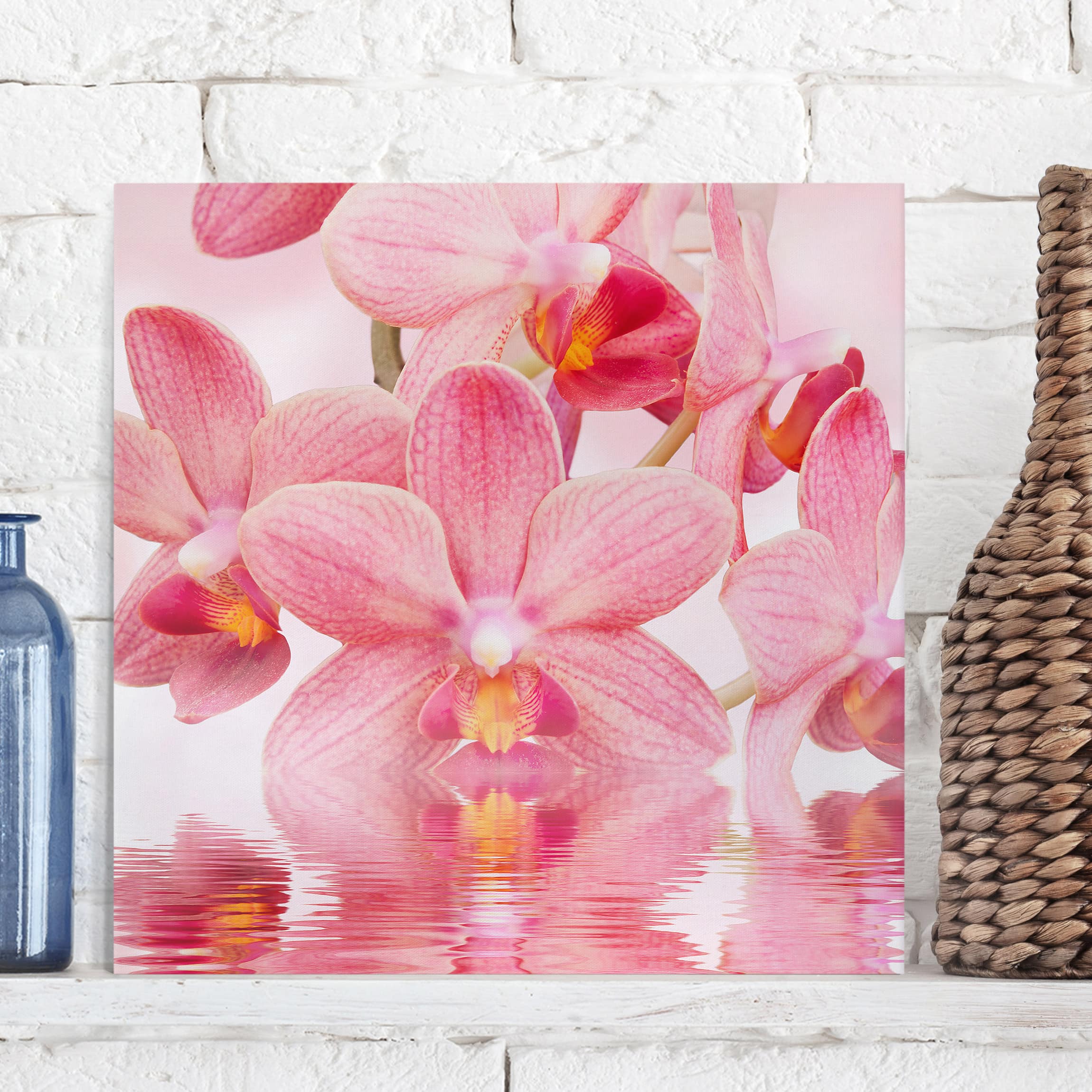 Leinwandbild - Quadrat Rosa Orchideen auf Wasser