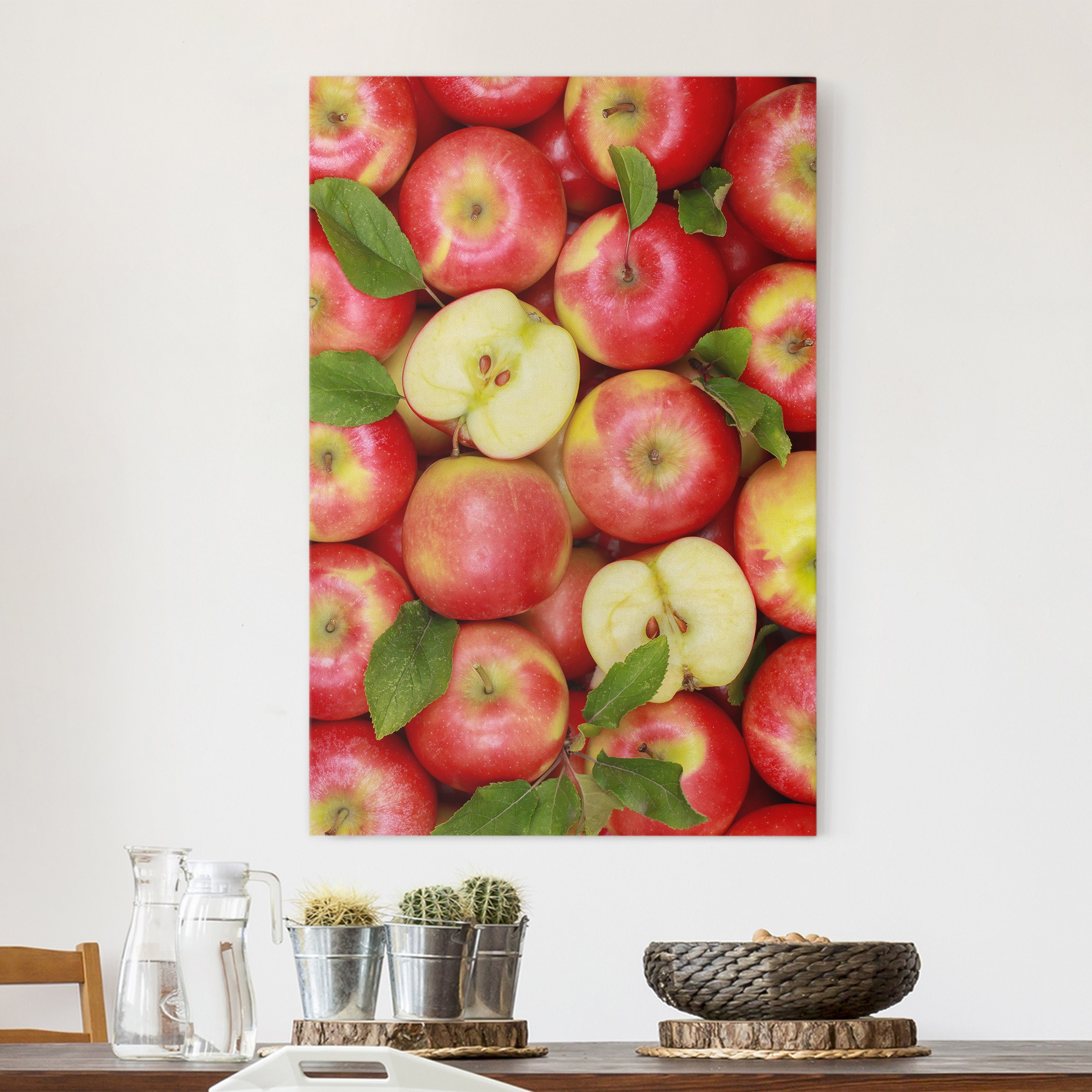 Leinwandbild - Hochformat Saftige Äpfel