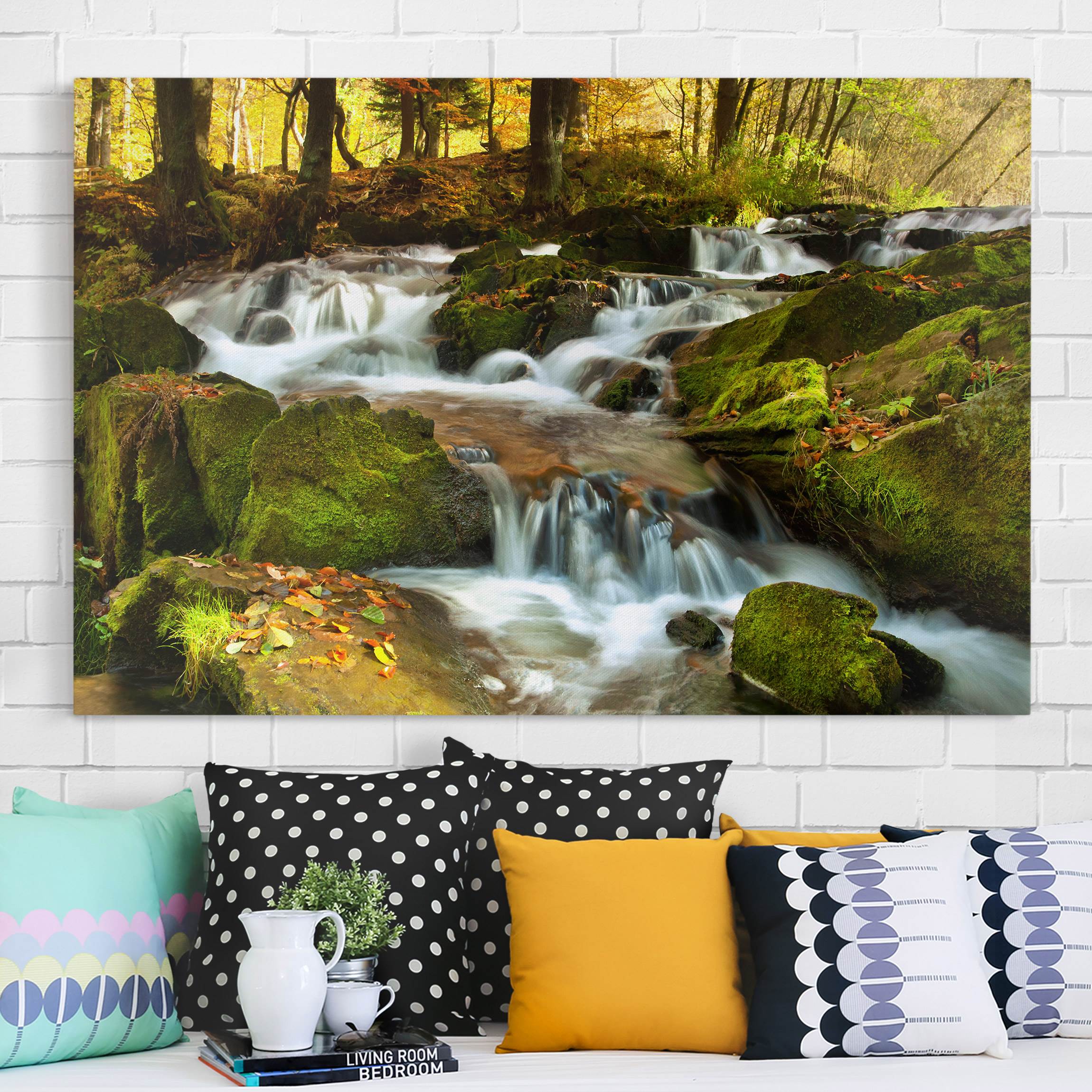 Leinwandbild - Querformat Wasserfall herbstlicher Wald