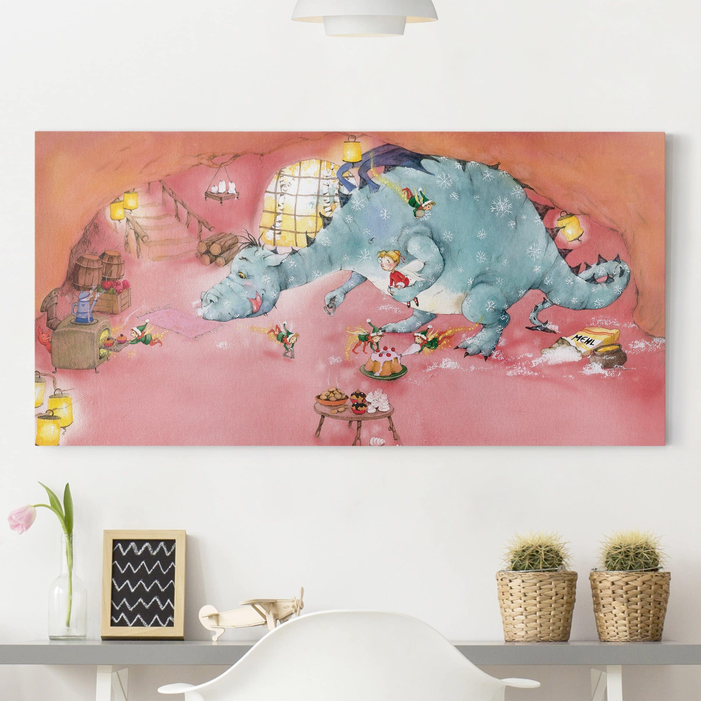 Leinwandbild Kinderzimmer Wassili Waschbär - Weihnachtsbäckerei im Feenhäuschen