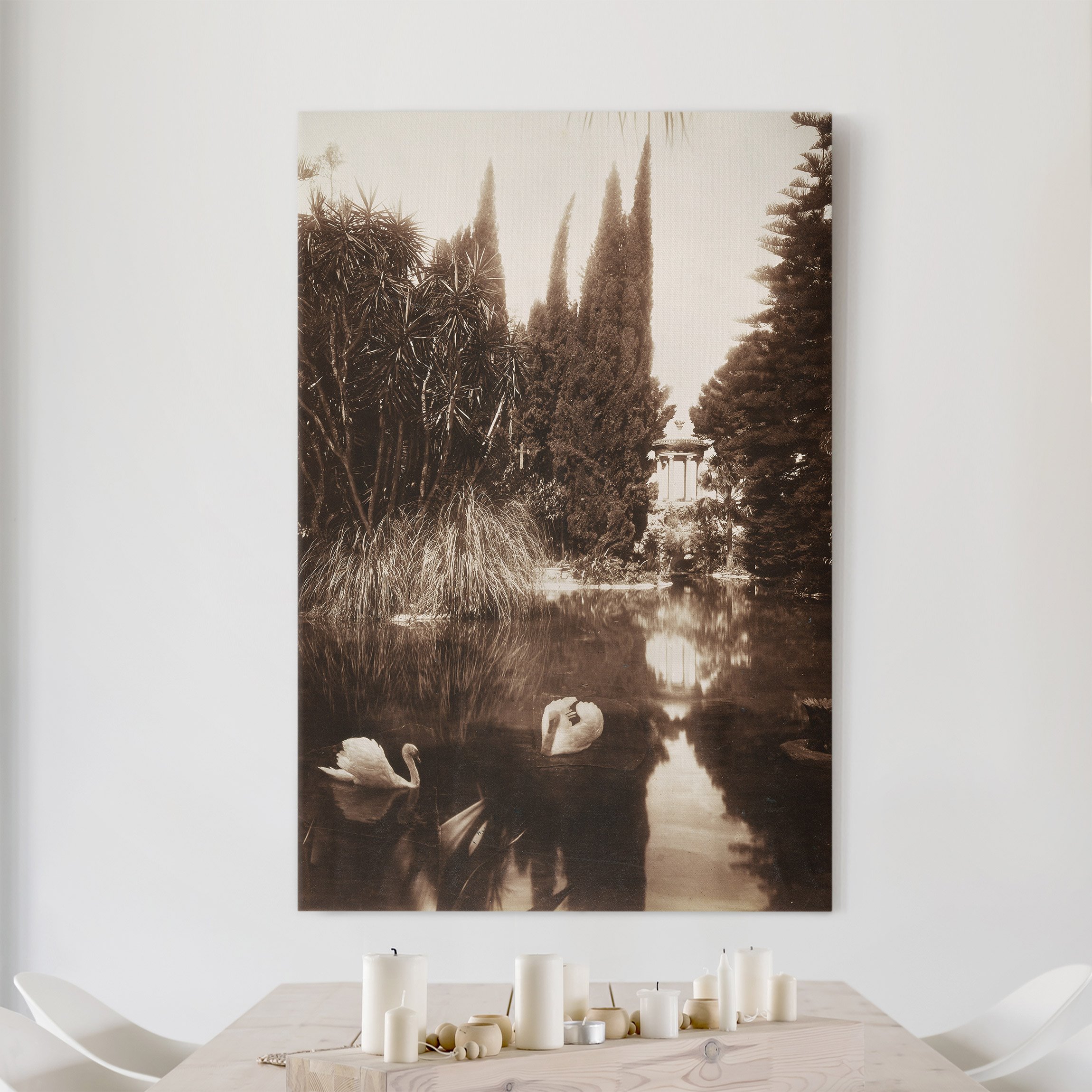 Leinwandbild - Hochformat Wilhelm von Gloeden - Im Park der Villa Tasca
