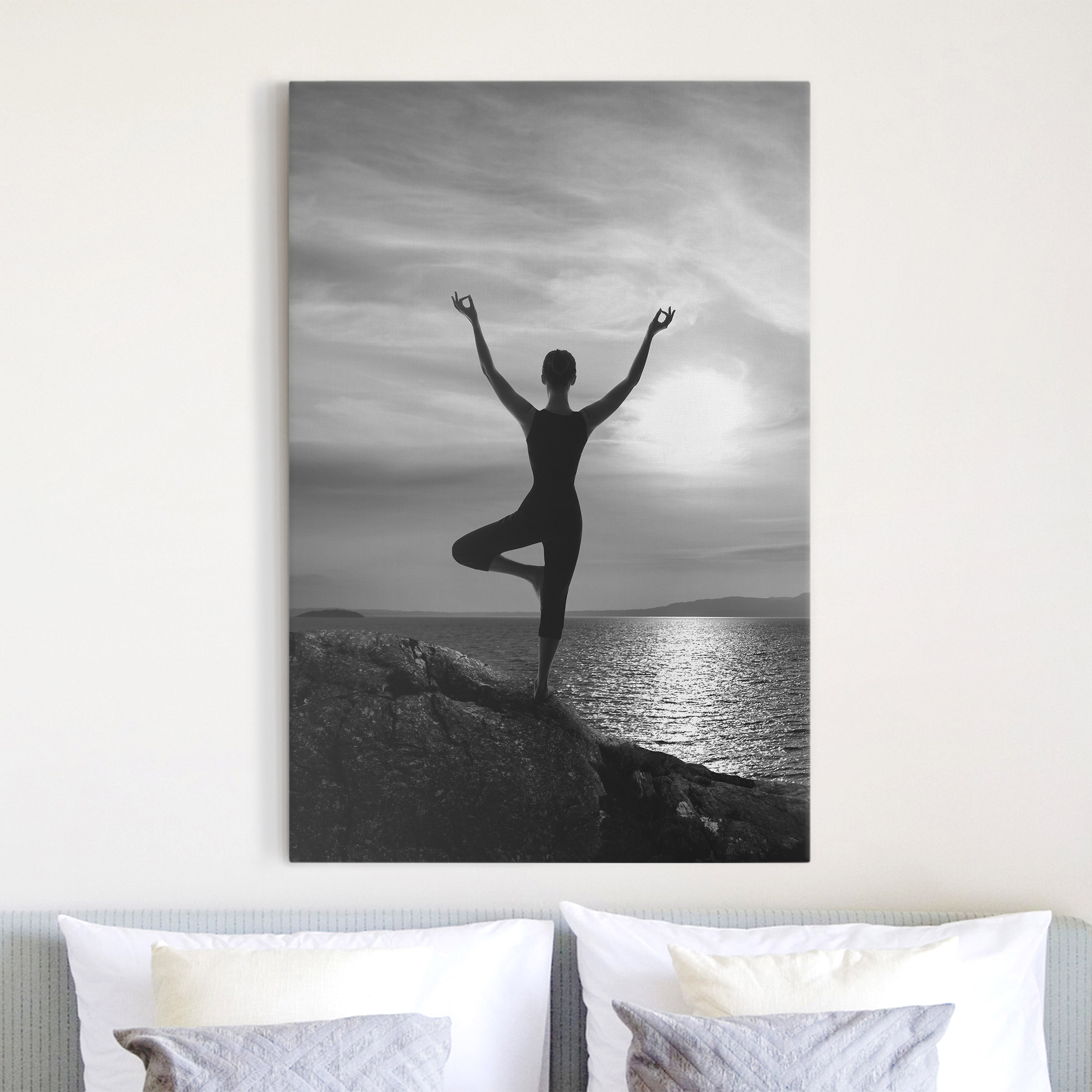 Leinwandbild - Hochformat Yoga schwarz weiss
