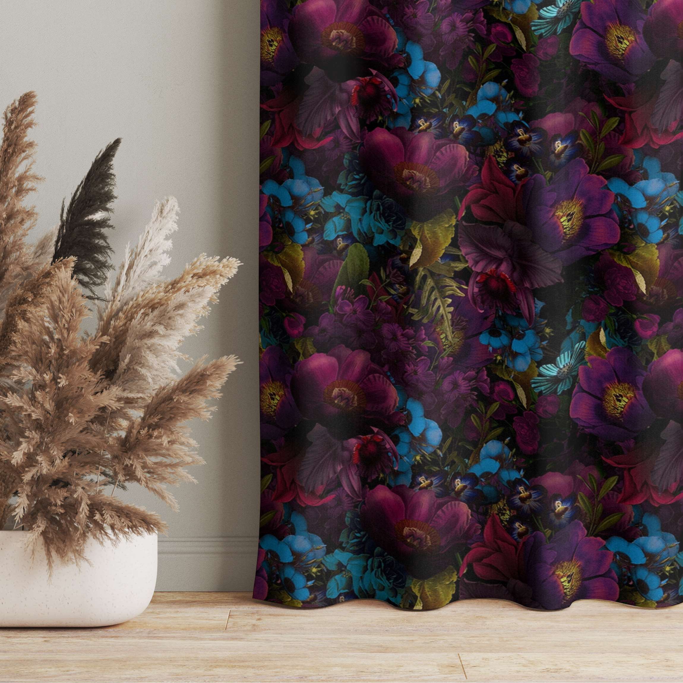 Vorhang Lila Blüten mit Blauen Blumen