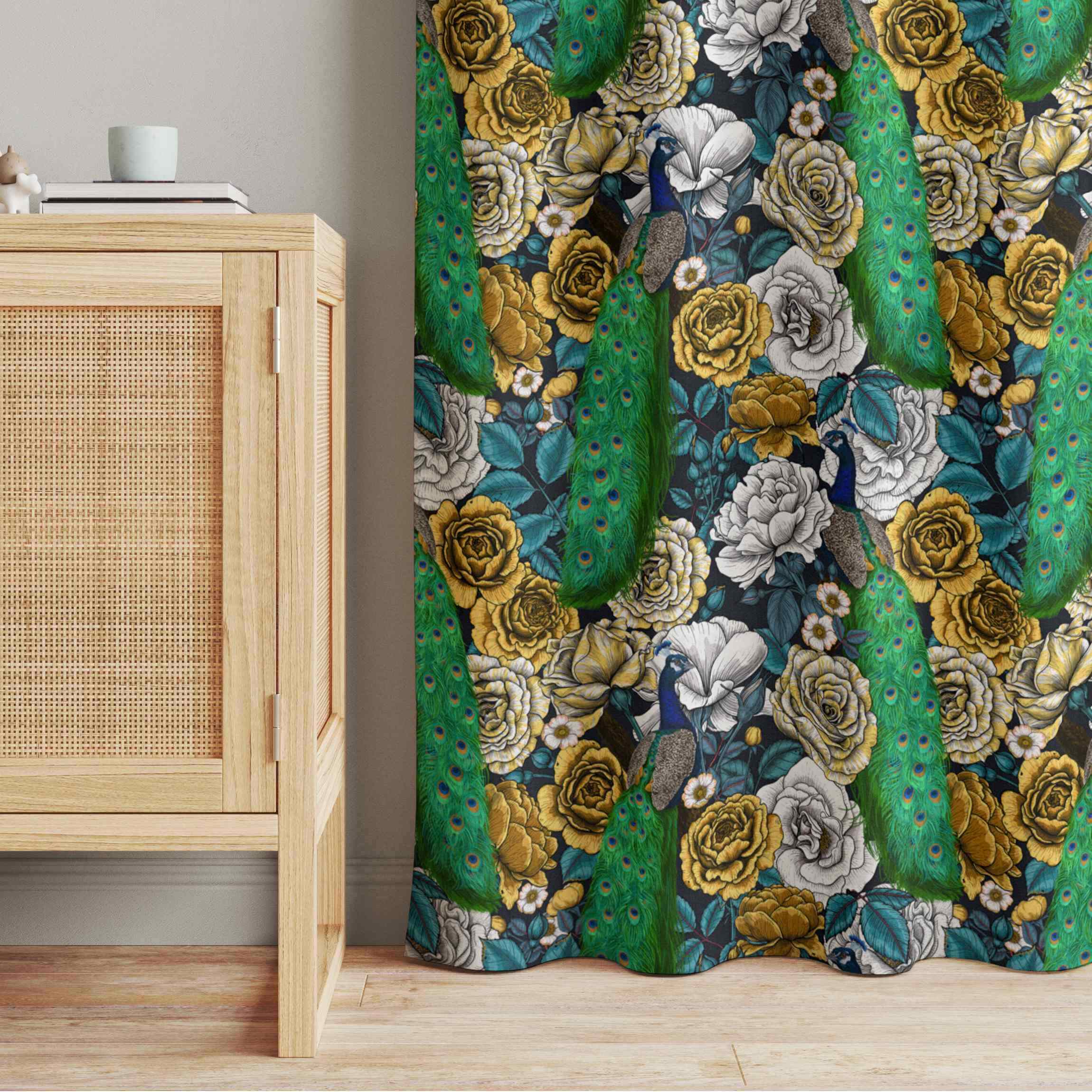 Vorhang Pfau mit Blüten