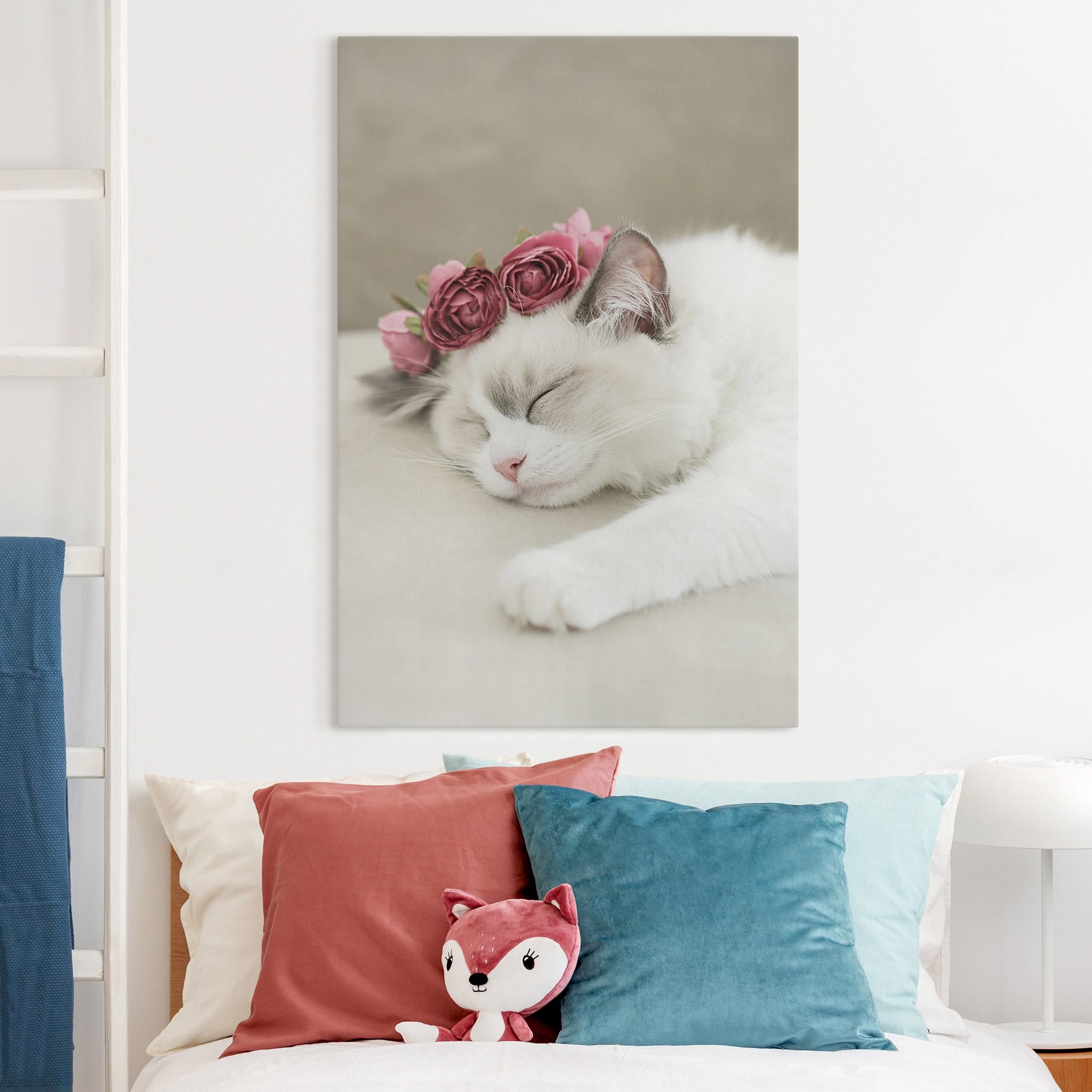 Leinwandbild Schlafende Katze mit Rosen