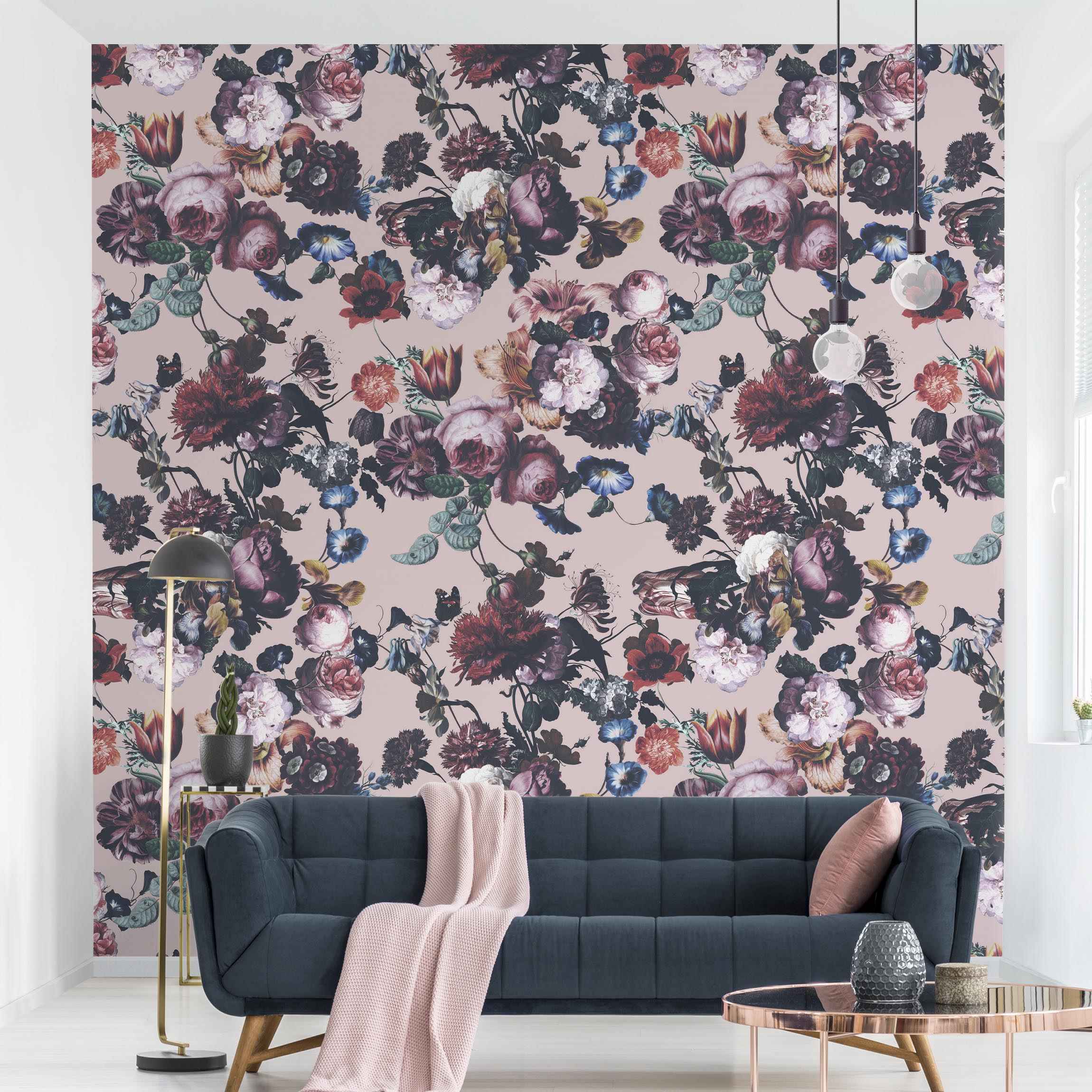 Mustertapete Altmeisterliche Blüten mit Tulpen und Rosen auf Rosa
