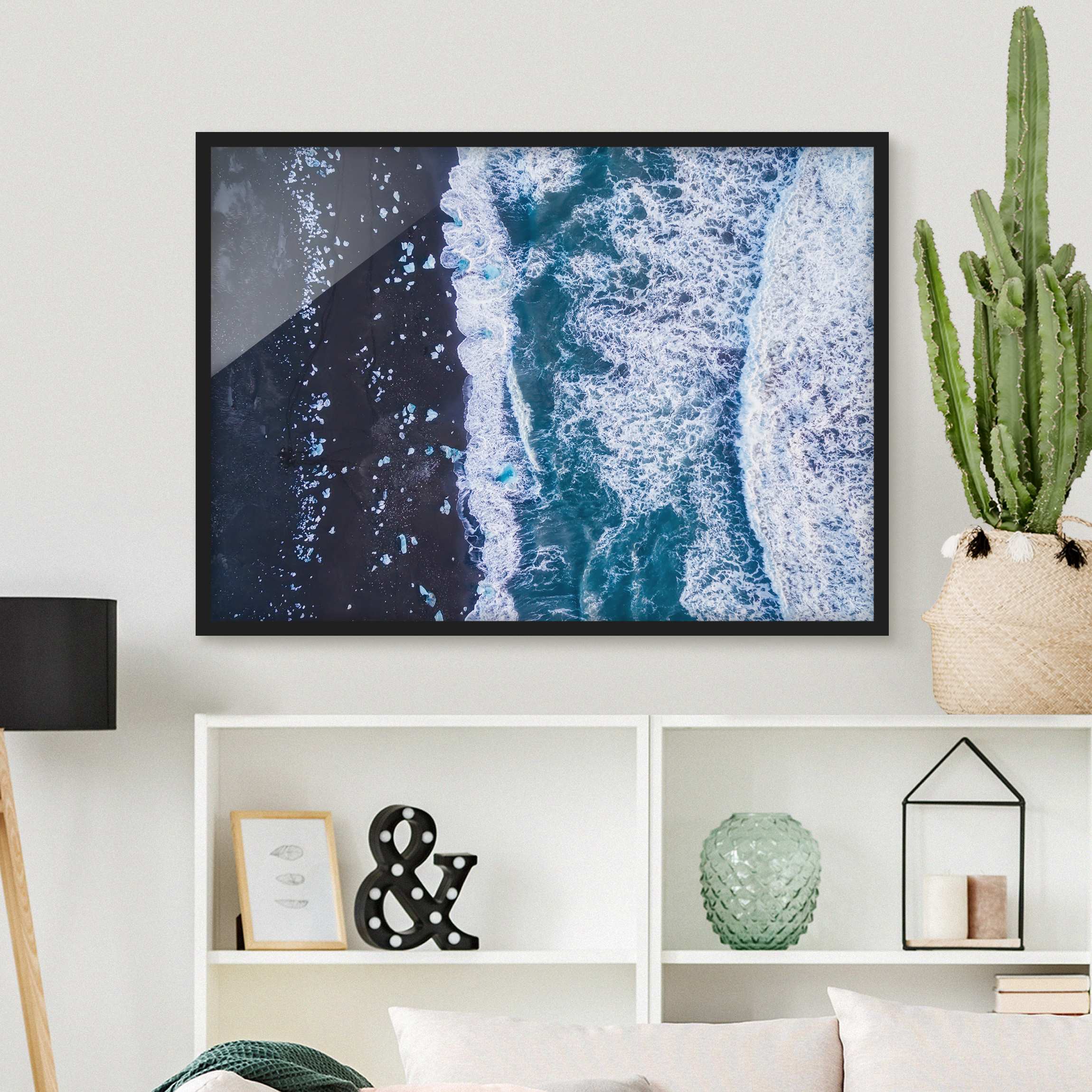 Bild mit Rahmen - Querformat Luftbild - Jökulsárlón in Island vertikal