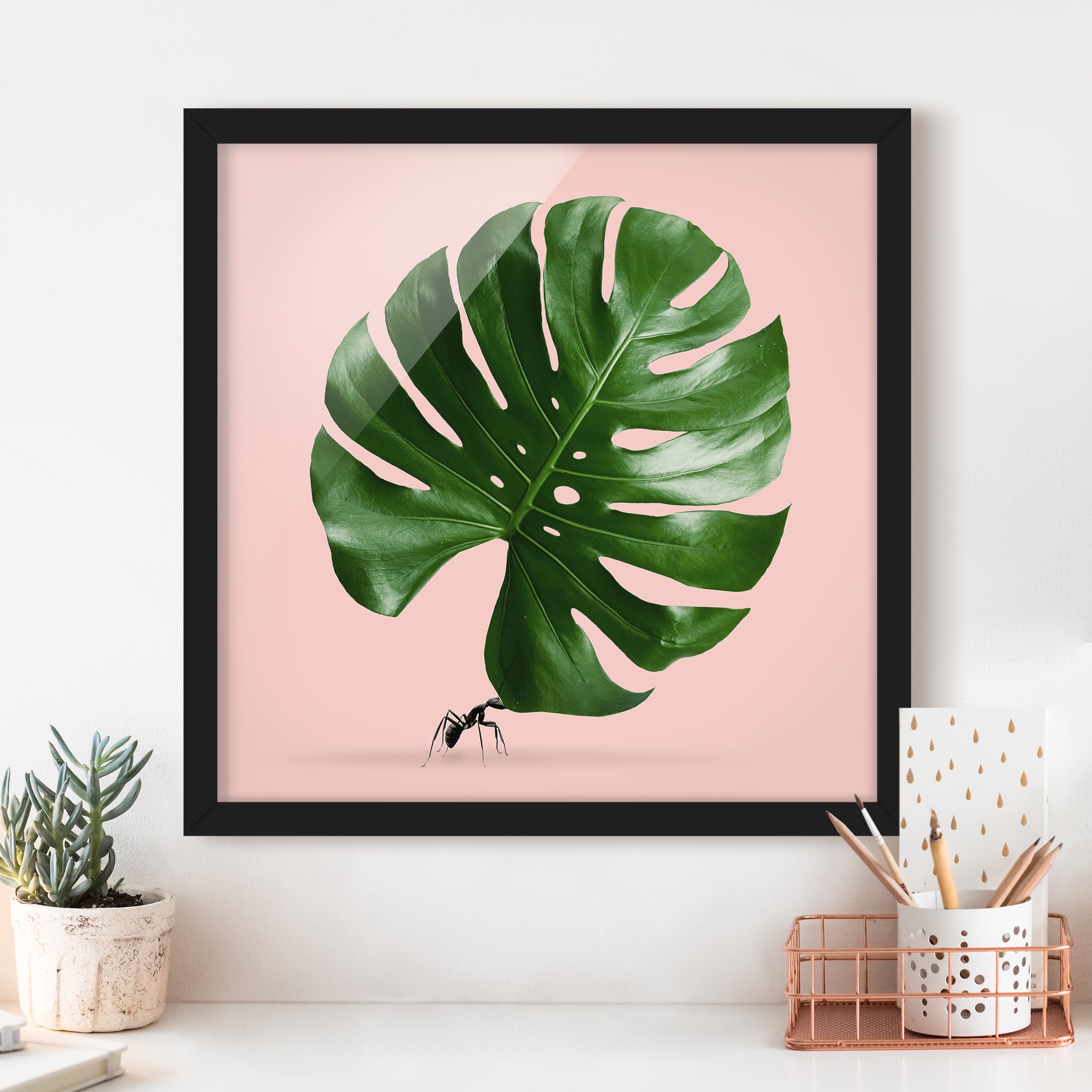 Bild mit Rahmen - Quadrat Ameise mit Monstera Blatt